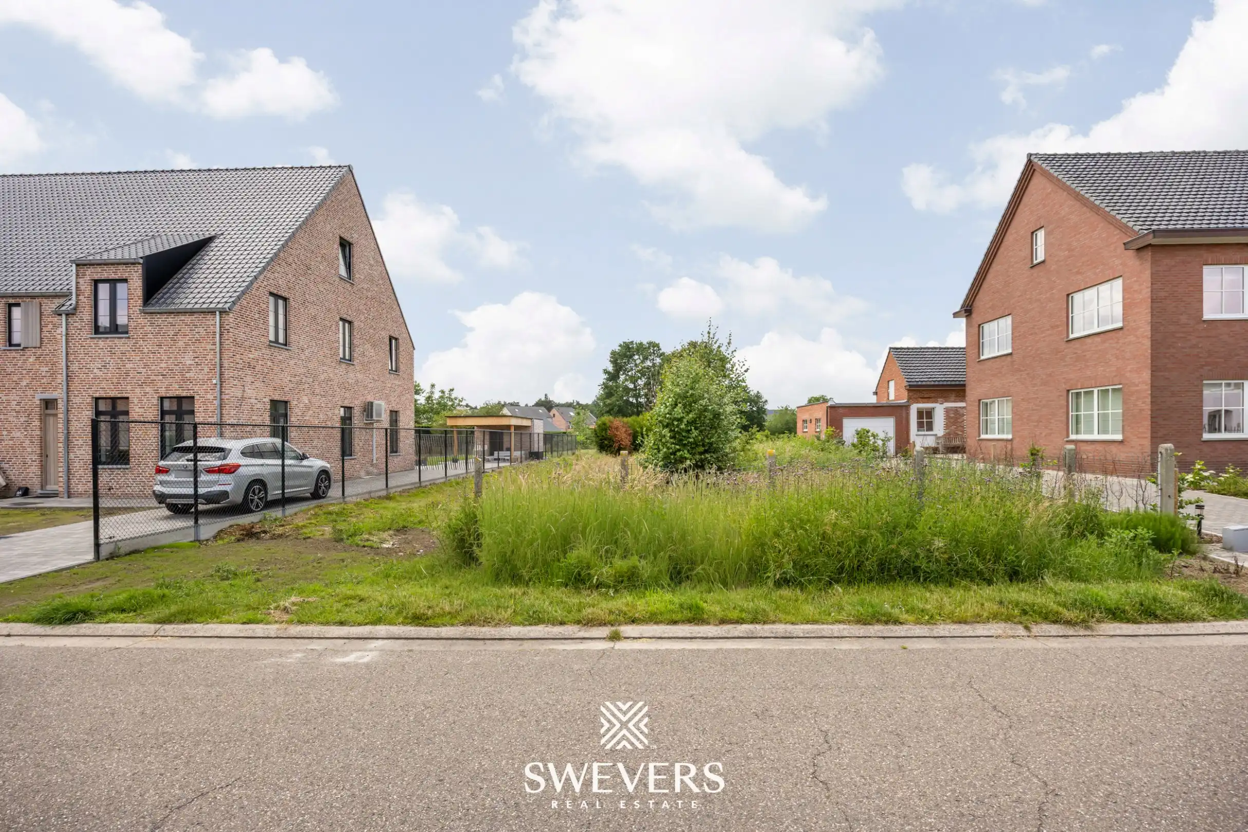 Rustig gelegen bouwgrond met zuidwestelijke oriëntatie in doodlopende straat met omliggend agrarisch gebied foto 2