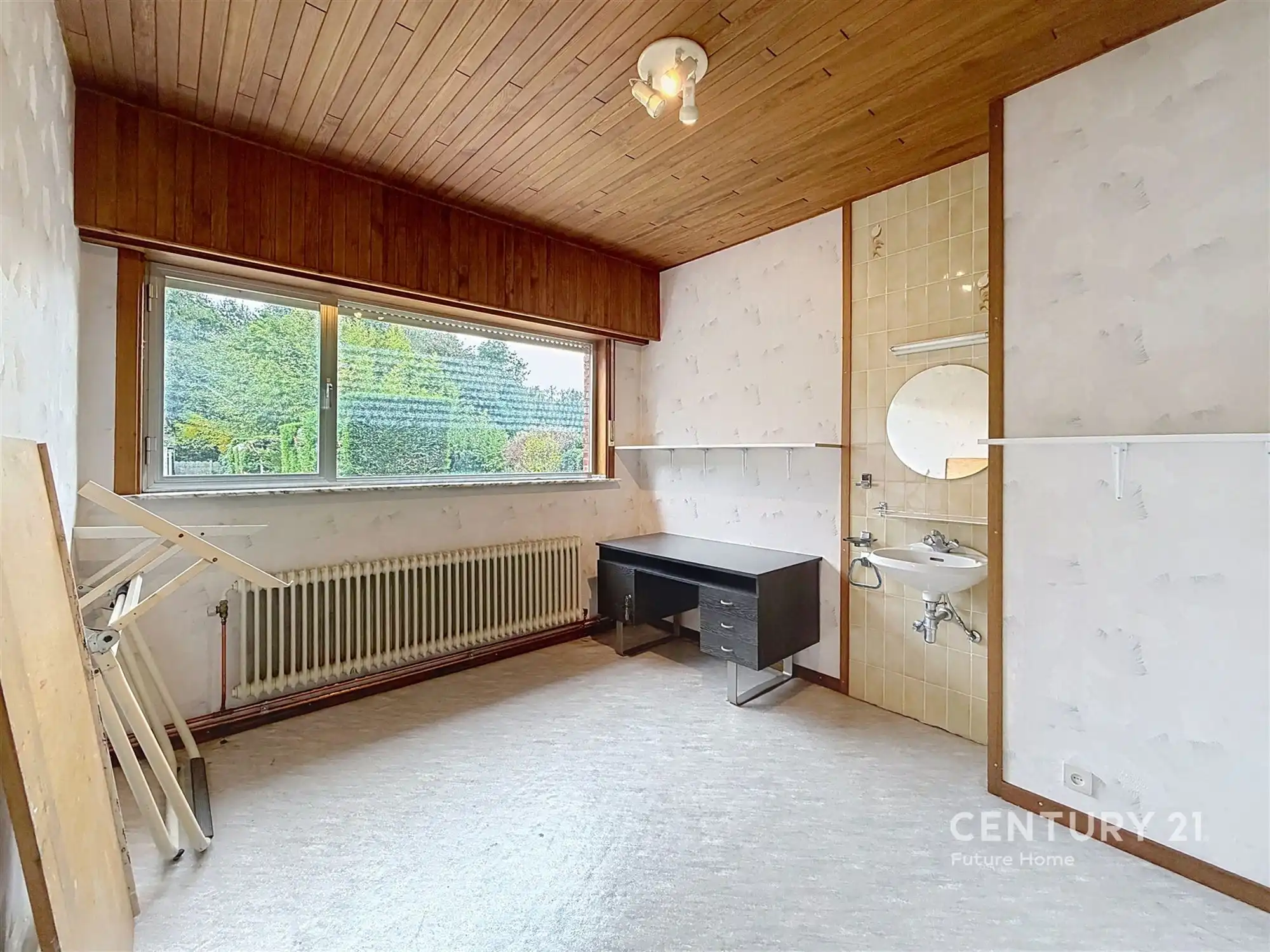 Karaktervolle architecturale woning met veel potentieel foto 20