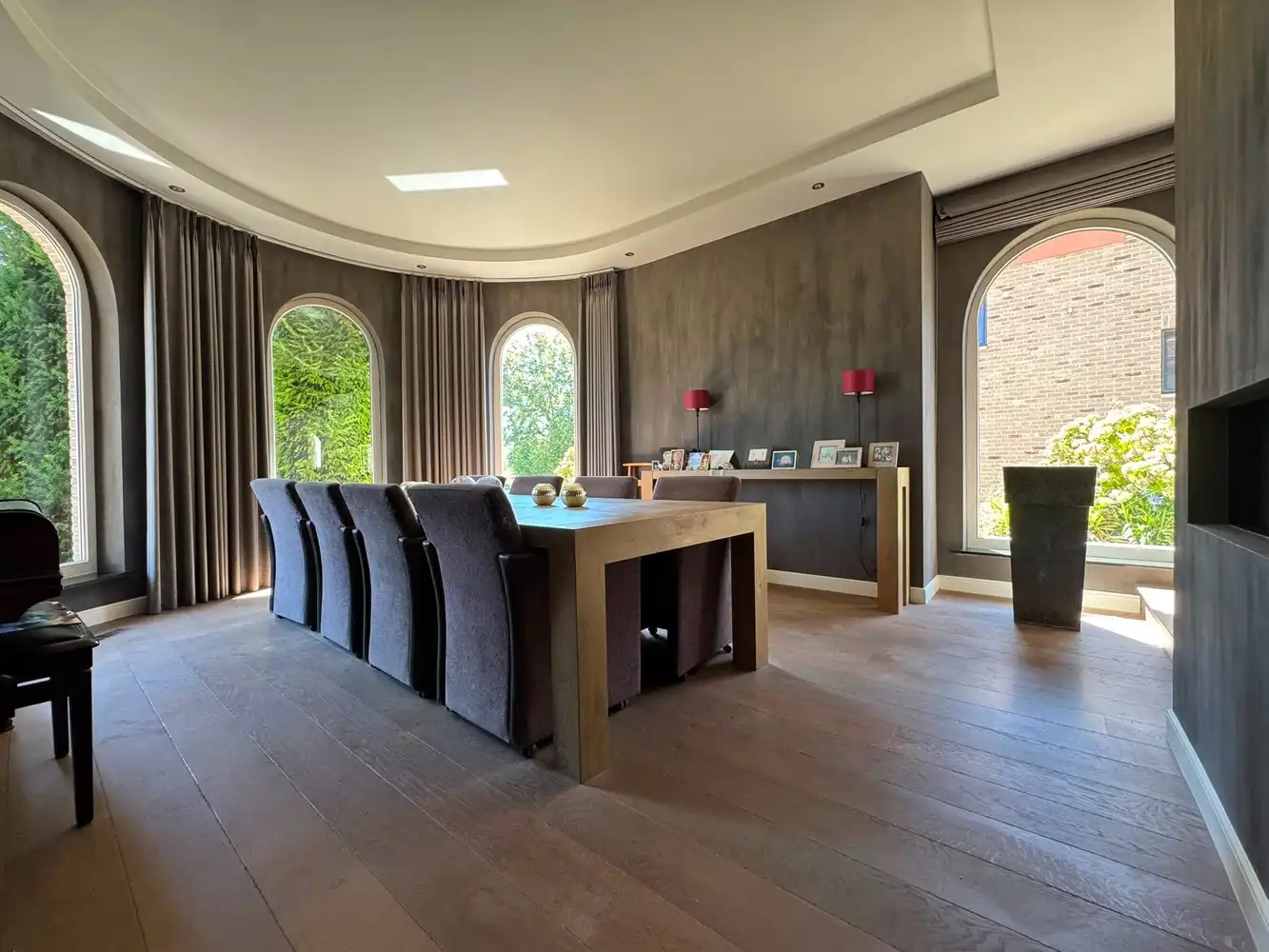 Villa met zwembad en bijgebouw foto 10