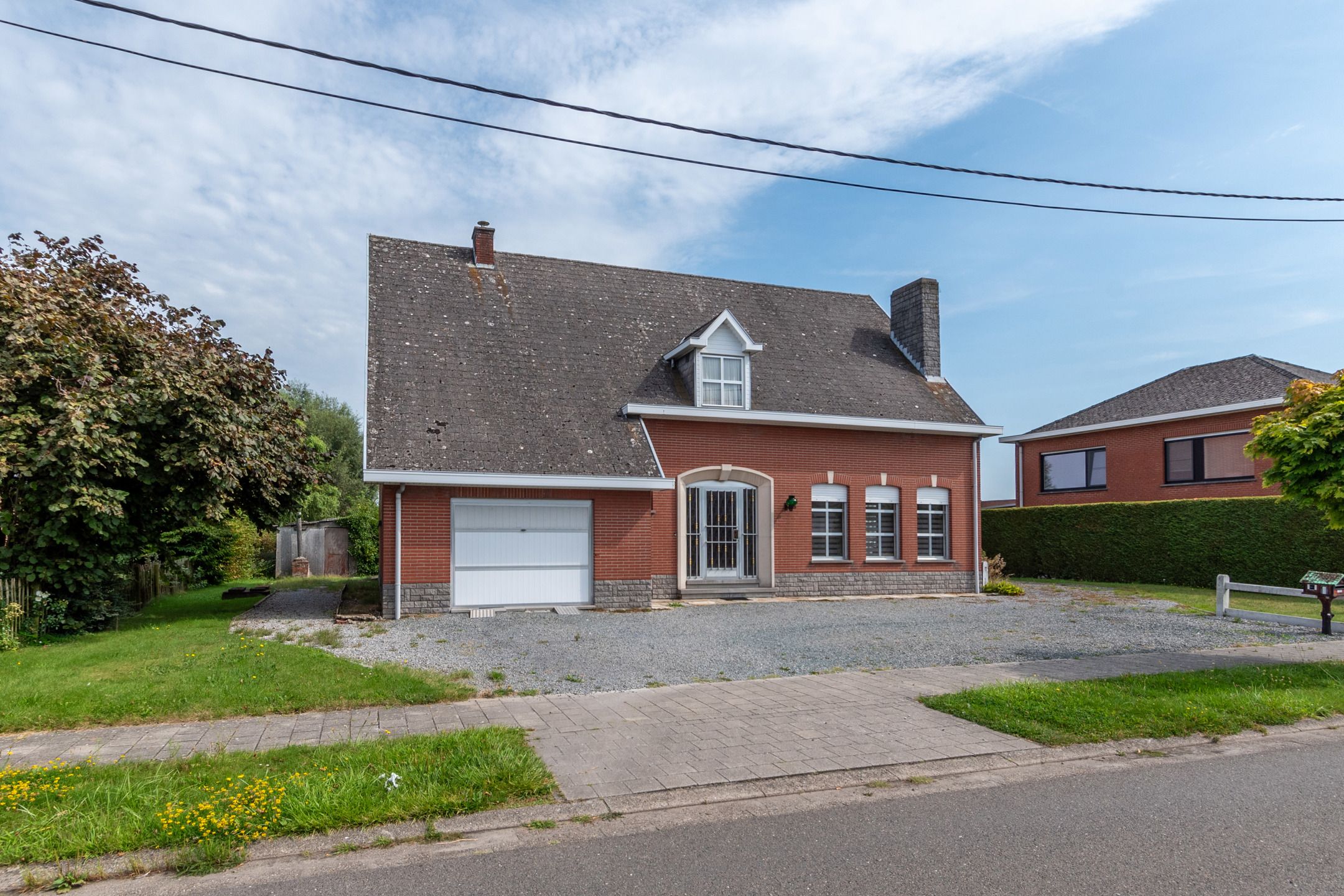 Te renoveren villa in rustige woonwijk foto 3