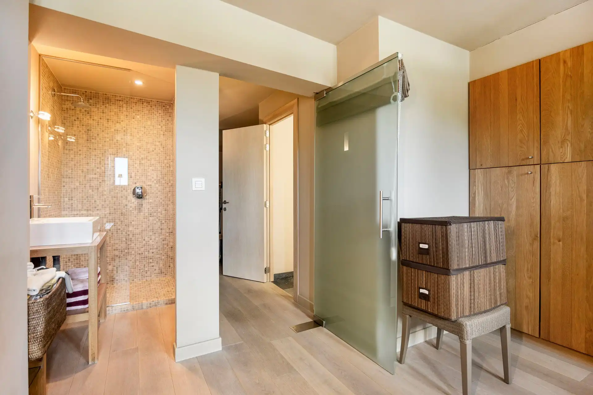 Ruim en luxueus dakappartement met uitzonderlijk dakterras van 104 m² in hartje Hasselt foto 18
