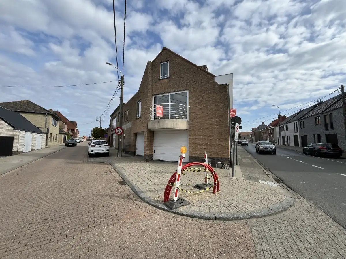Moorslede - Lichtrijk duplex hoekappartement met terras en garage foto {{pictureIndex}}