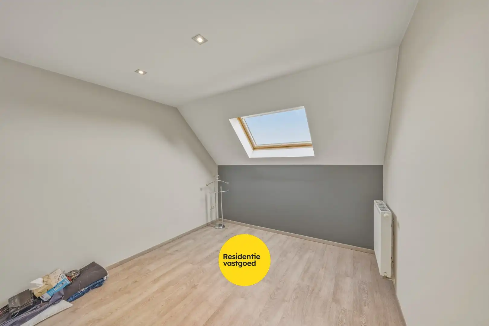 Instapklare recente woning met zeer ruime garage en tuin in Oudenburg foto 19