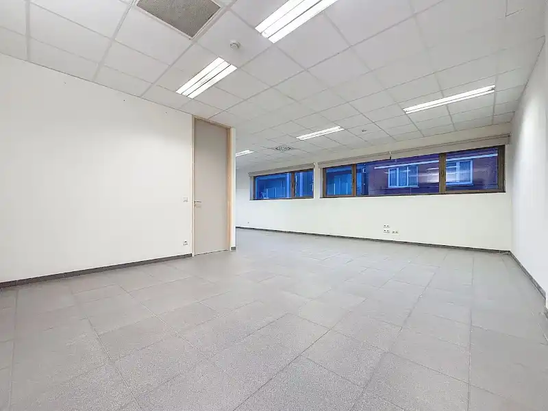 Instapklare duo-kantoorruimte te huur foto 8