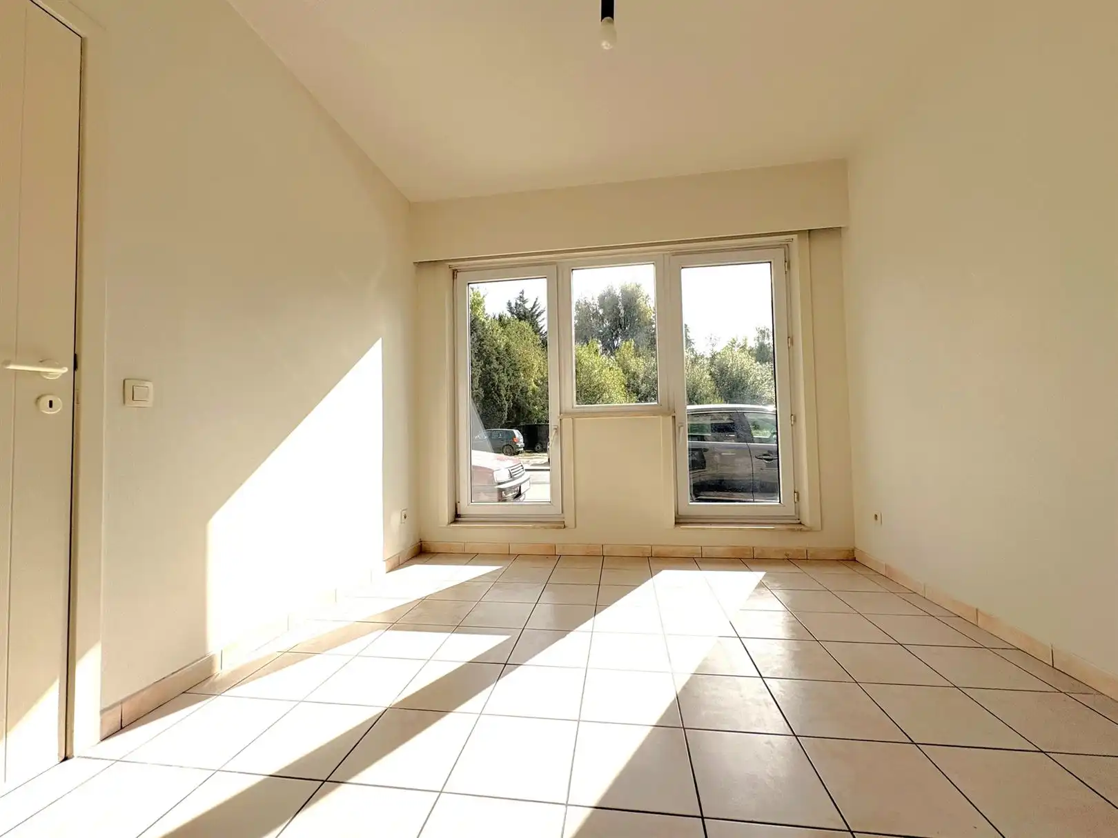 Volledig gerenoveerd gelijkvloers appartement foto 12