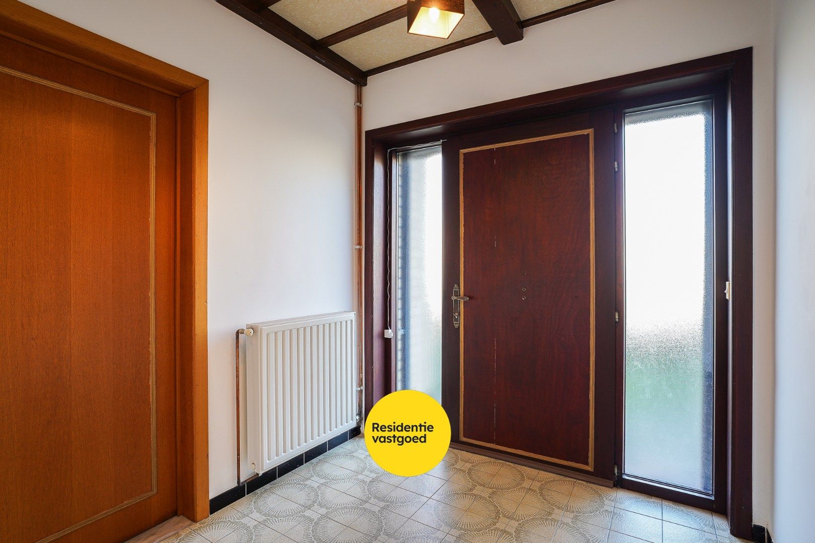 Woning met 5 slaapkamers in het centrum van Eernegem foto 8