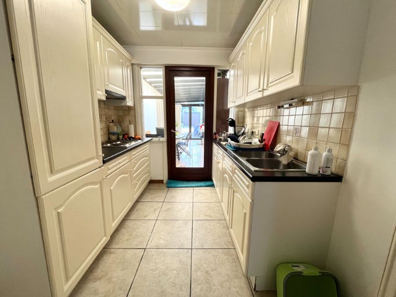 GELIJKVLOERSAPPARTEMENT MET TWEE SLAAPKAMERS EN GARAGE foto 3