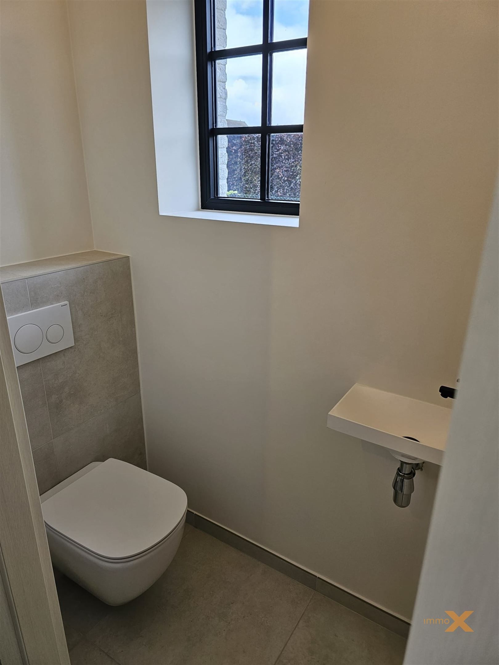 PRACHTIG AFGEWERKTE NIEUWBOUWWONING foto 14