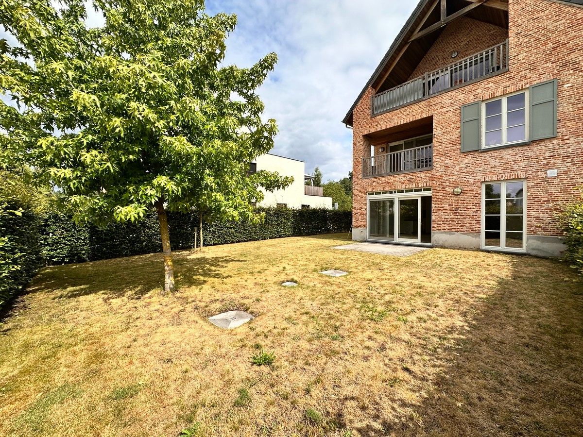 Mooi gelijkvloersappartement met 2 slpk en parking foto 7