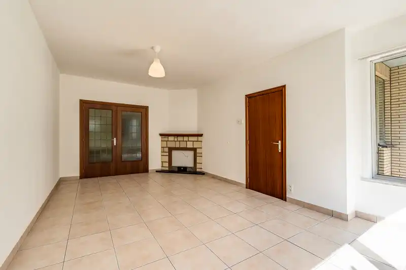 Roeselare Centrum - Lichtrijk appartement met 2 slaapkamers en garage foto 4