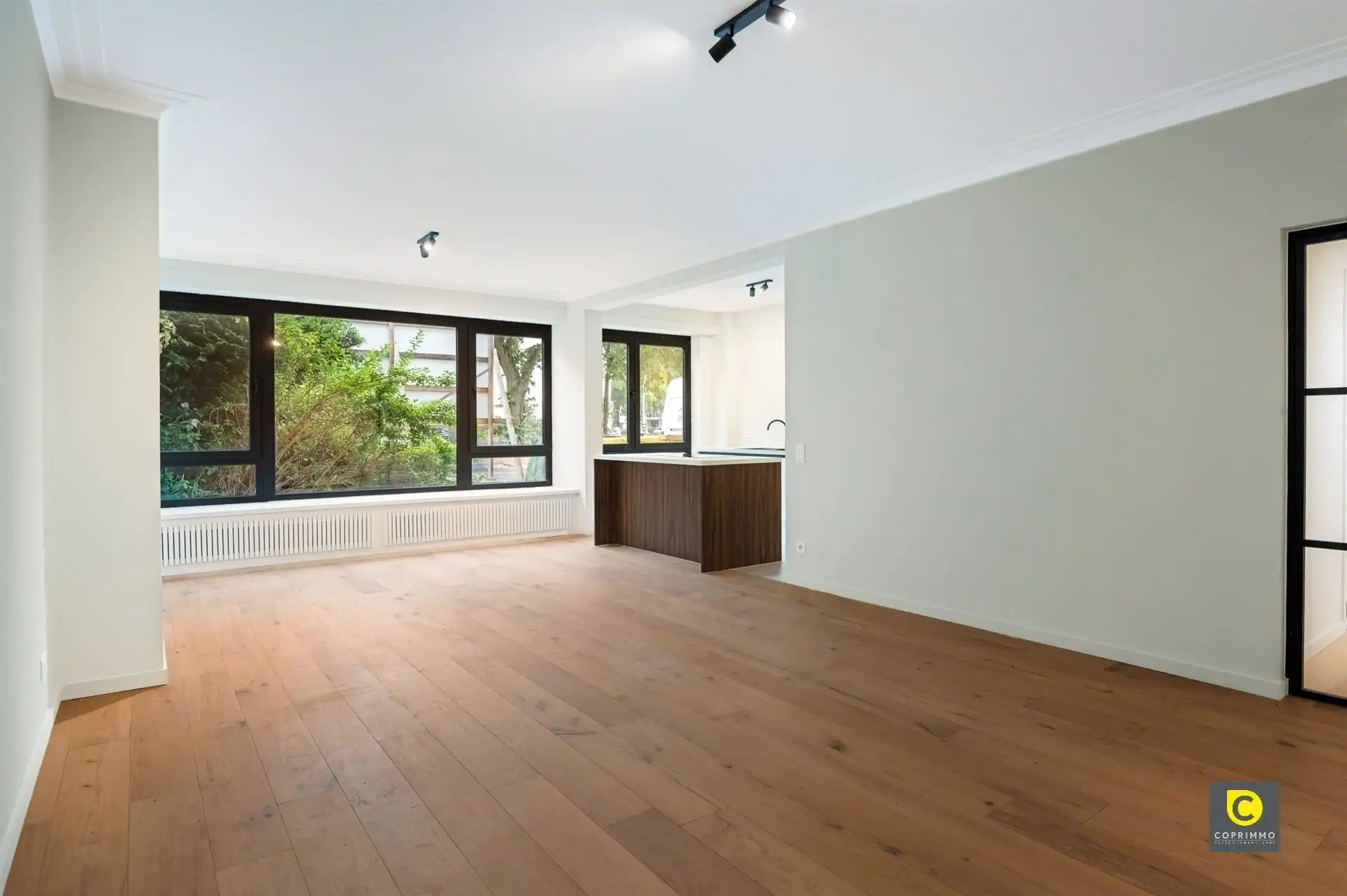 Hoogwaardig gerenoveerd 3 slpk app met P foto 2