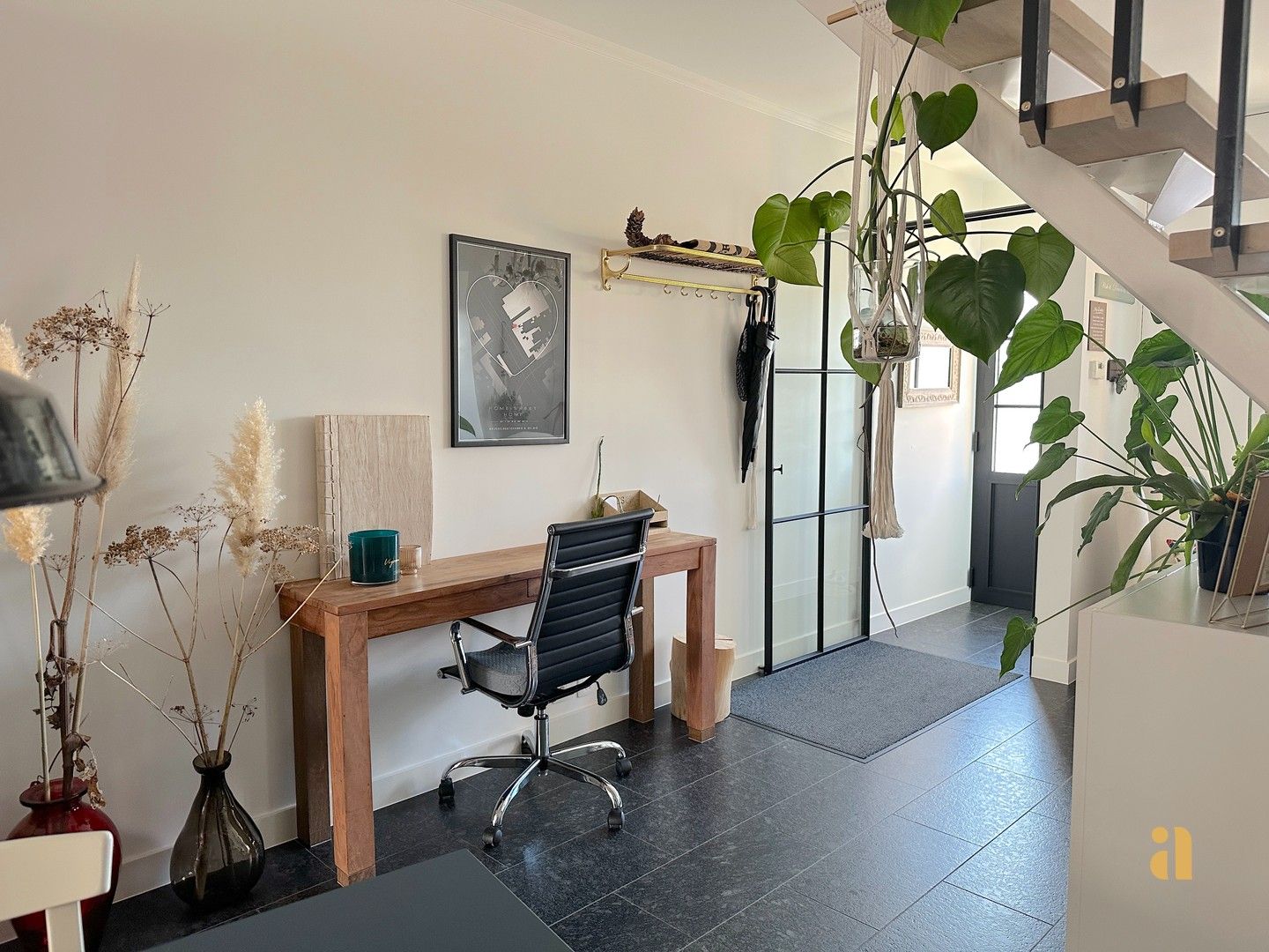 Charmante woning met een groene oase als tuin foto 14