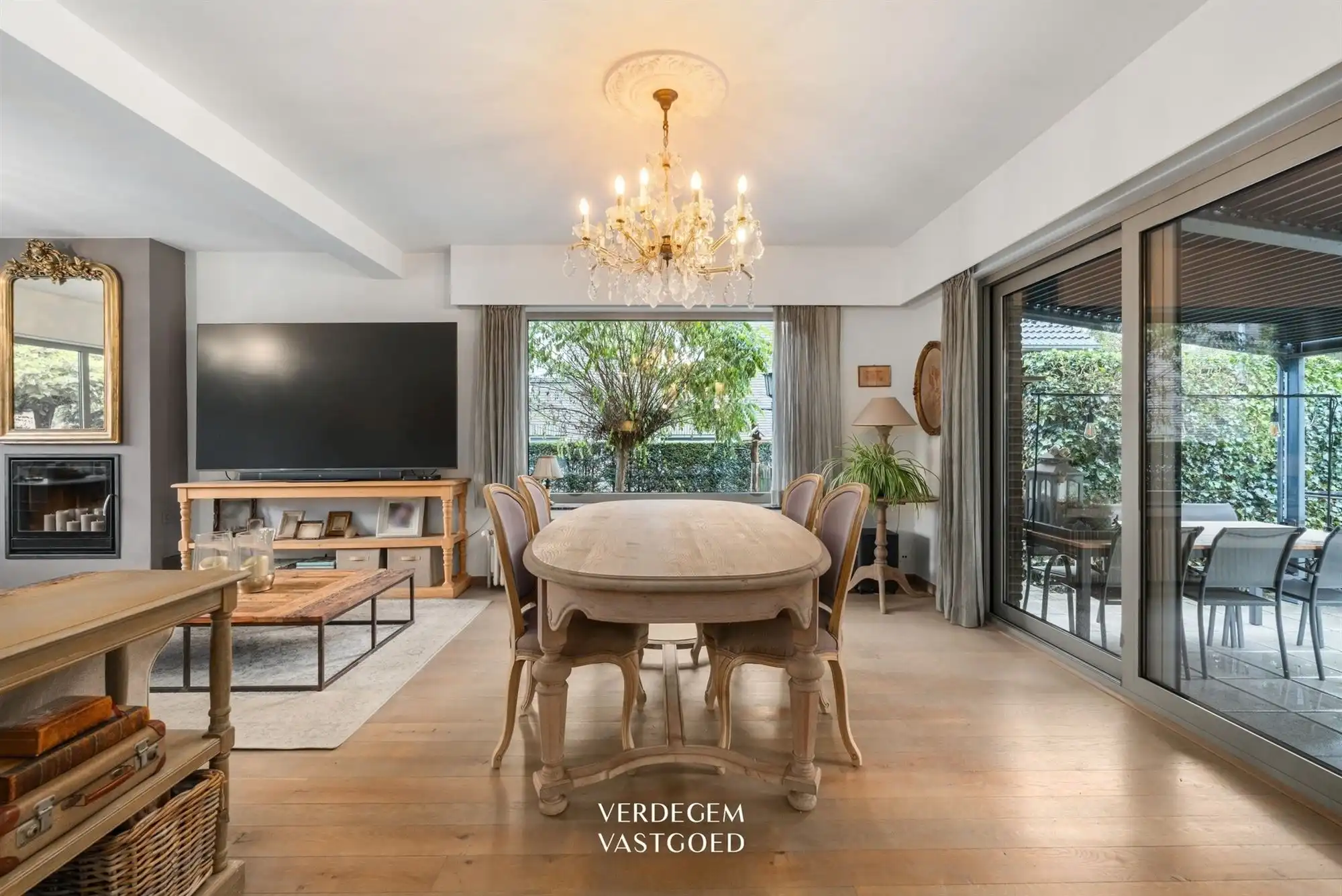 Prachtige villa met 5 slaapkamers en heerlijke tuin foto 7