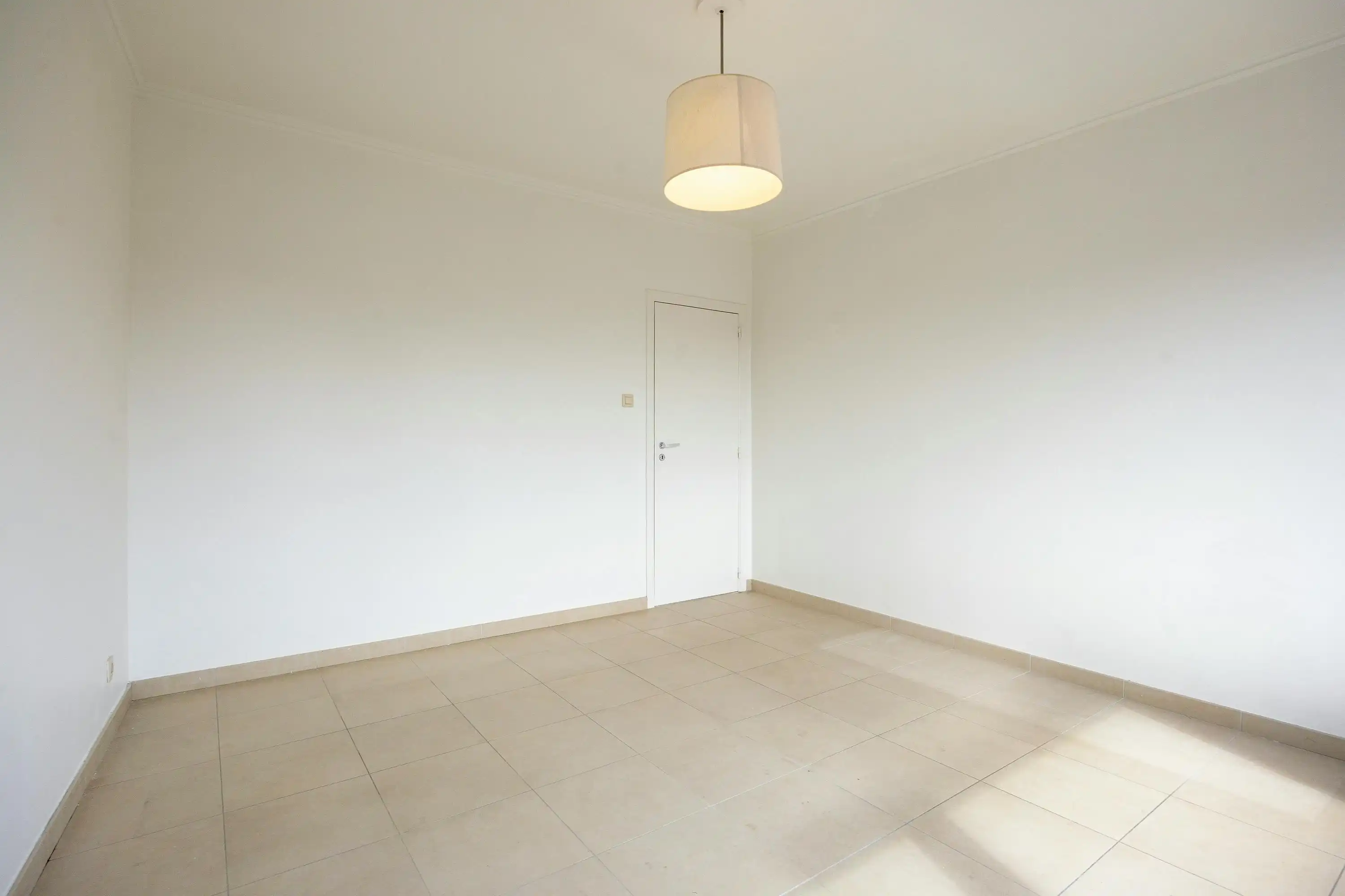 Drie slaapkamer appartement met garagebox en berging in het centrum van Hasselt foto 13