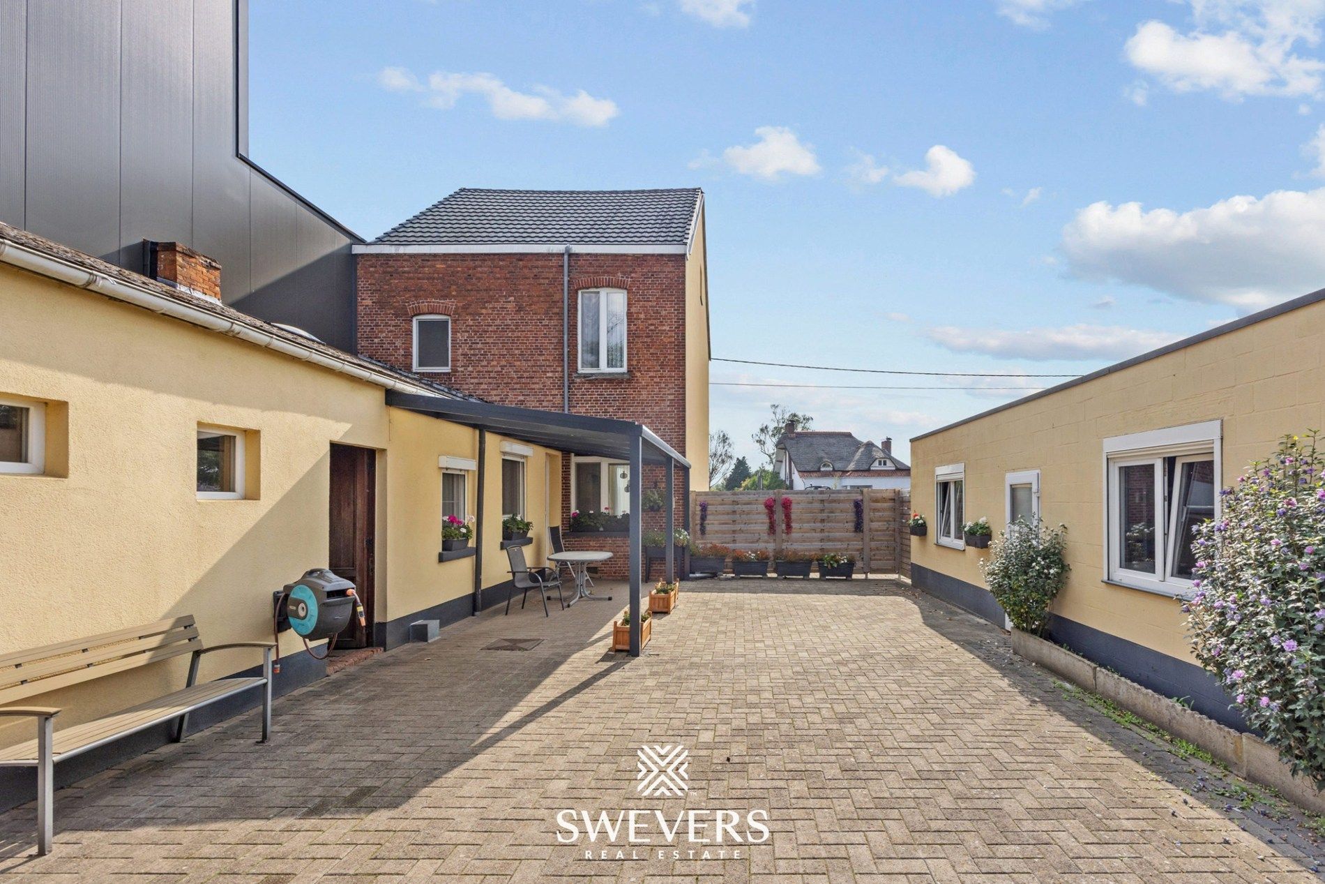 Instapklare gezinswoning met ruimte, tuin en rendement in Leopoldsburg foto 27