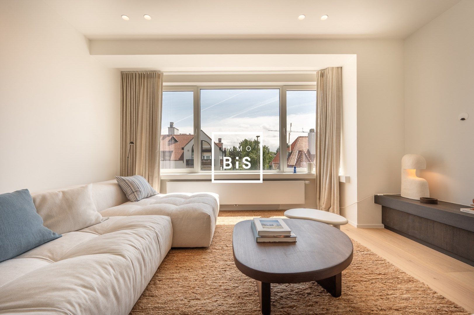 Prachtig gerenoveerd en zonovergoten appartement op toplocatie in het Zoute foto 3