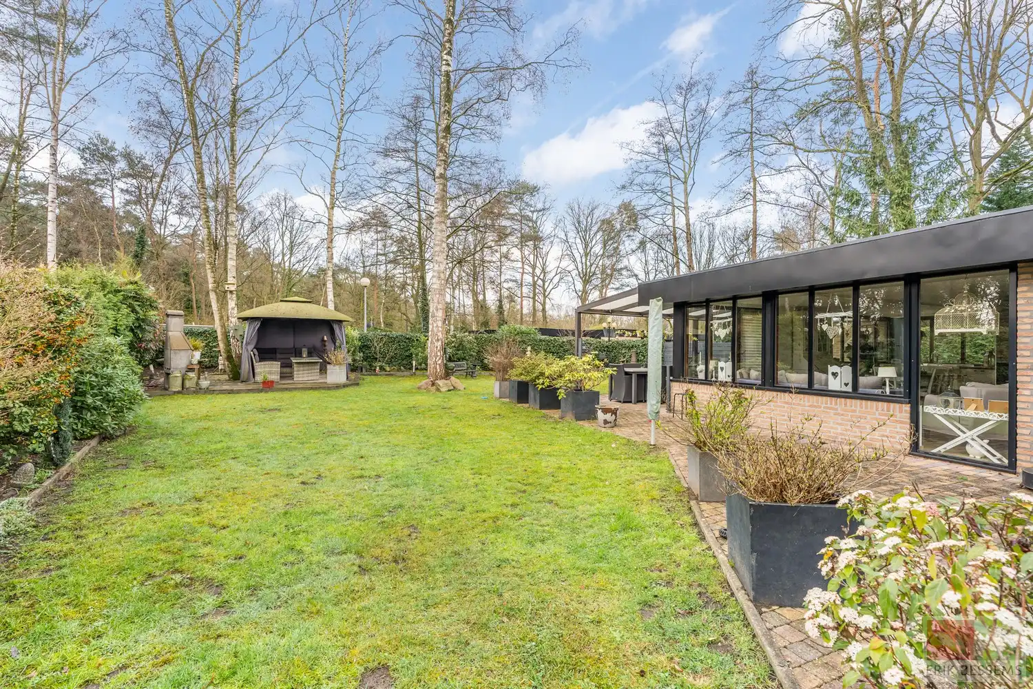 Gelijkvloerse vakantiewoning met een woonoppervlakte van 78 m², gelegen op een ruim perceel van 551 m². foto 28