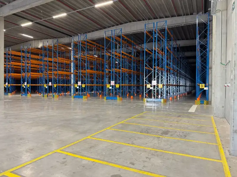 Magazijn te huur foto {{pictureIndex}}