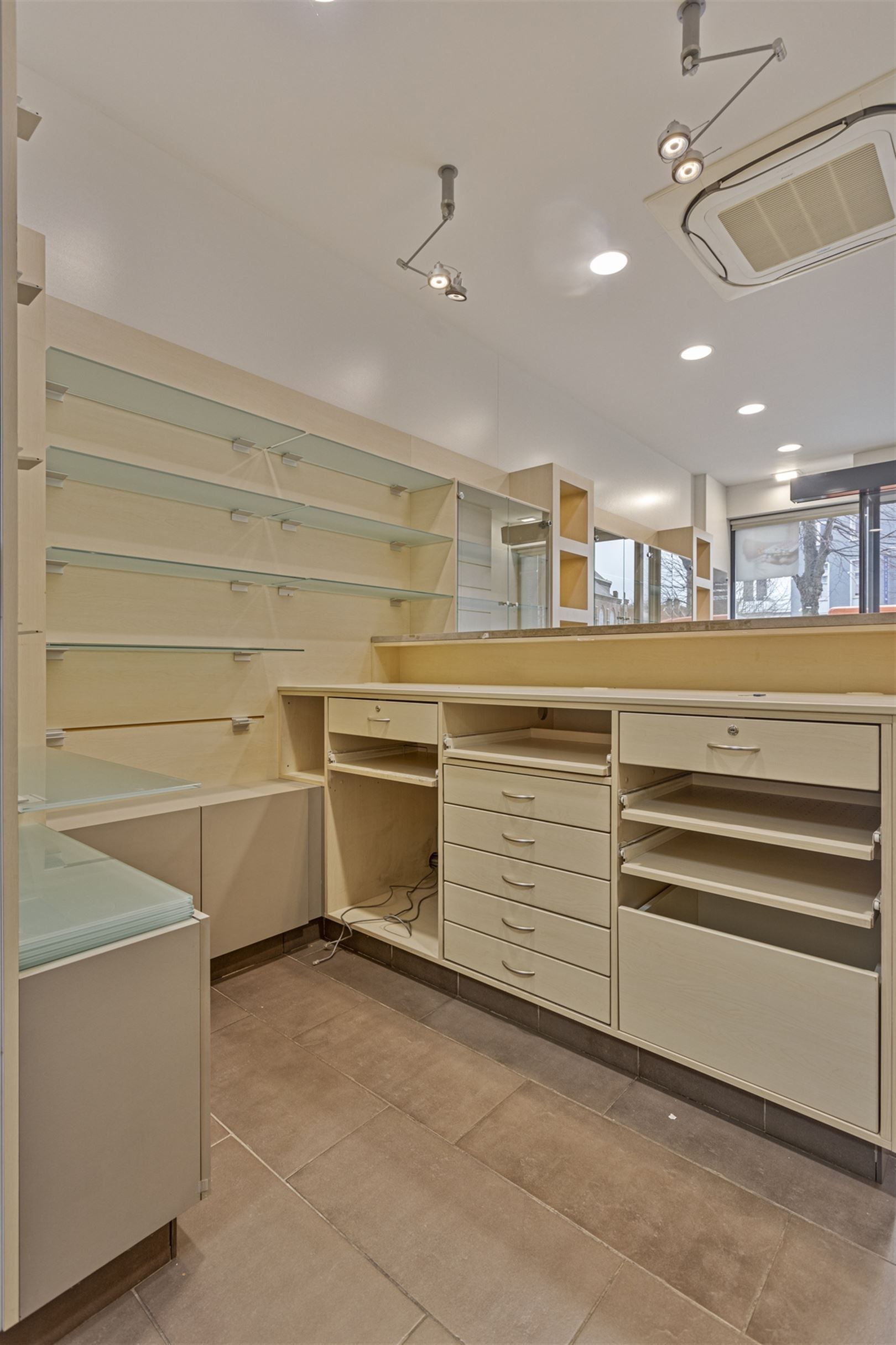 Handelswoning met duplex appartement op TOPLOCATIE foto 19