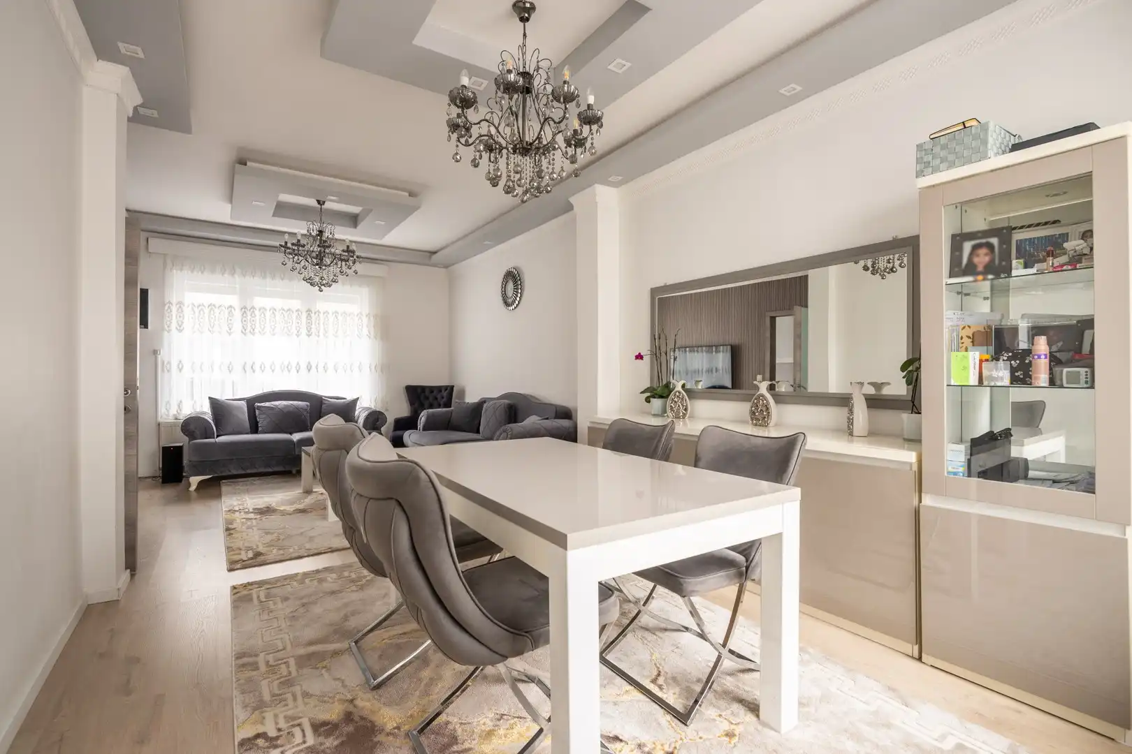 Stil en centraal wonen in het hart Merksem! foto 5