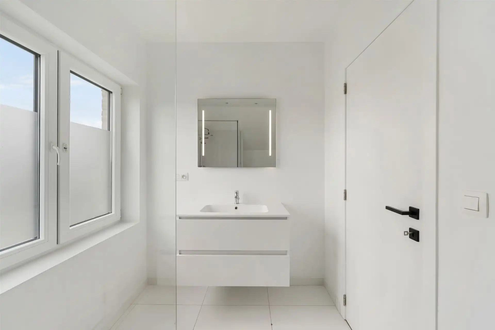 Ideaal kantoorgebouw/praktijk met appartement/extra kantoor foto 26