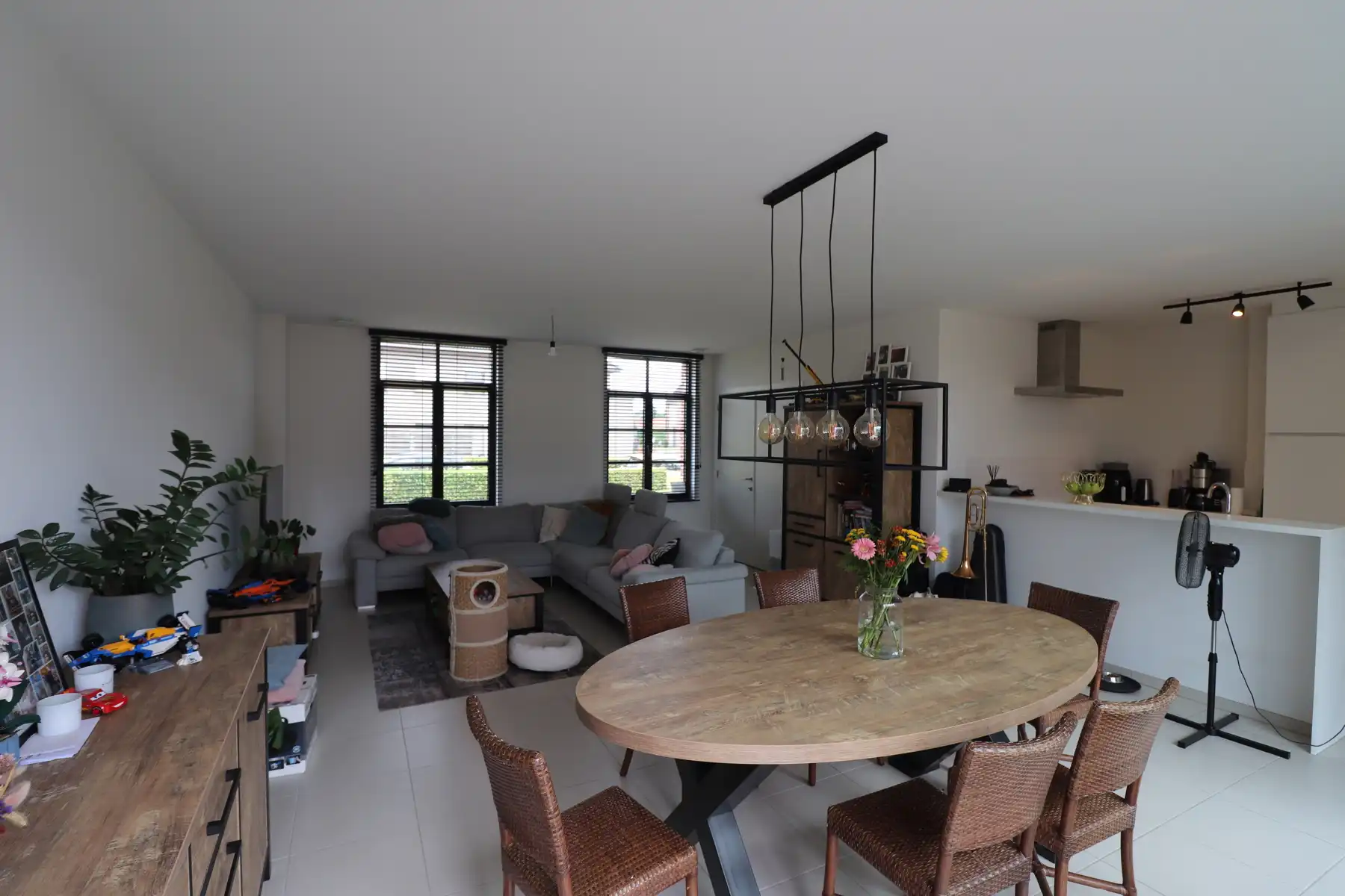 Energiezuinige woning met 3 slaapkamers, garage en autostaanplaats. foto 2