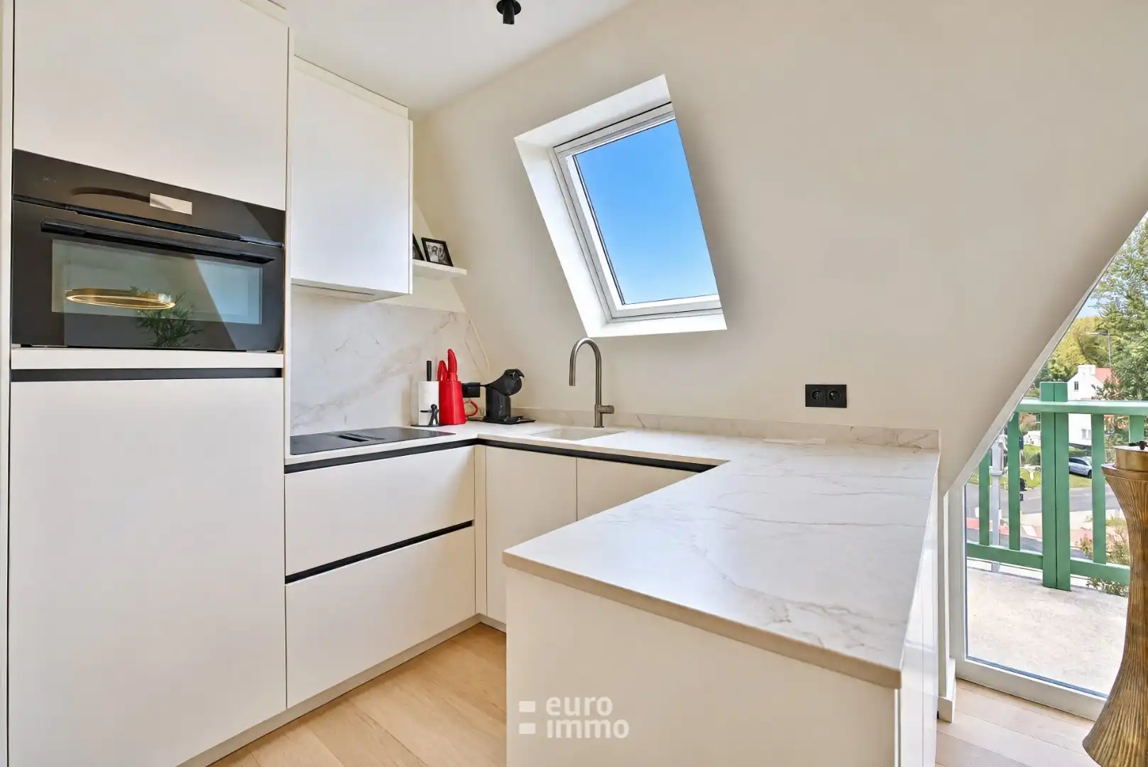 Luxueus appartement met 3 slaapkamers nabij de gerenommeerde havengeul te Nieuwpoort-bad! foto 8