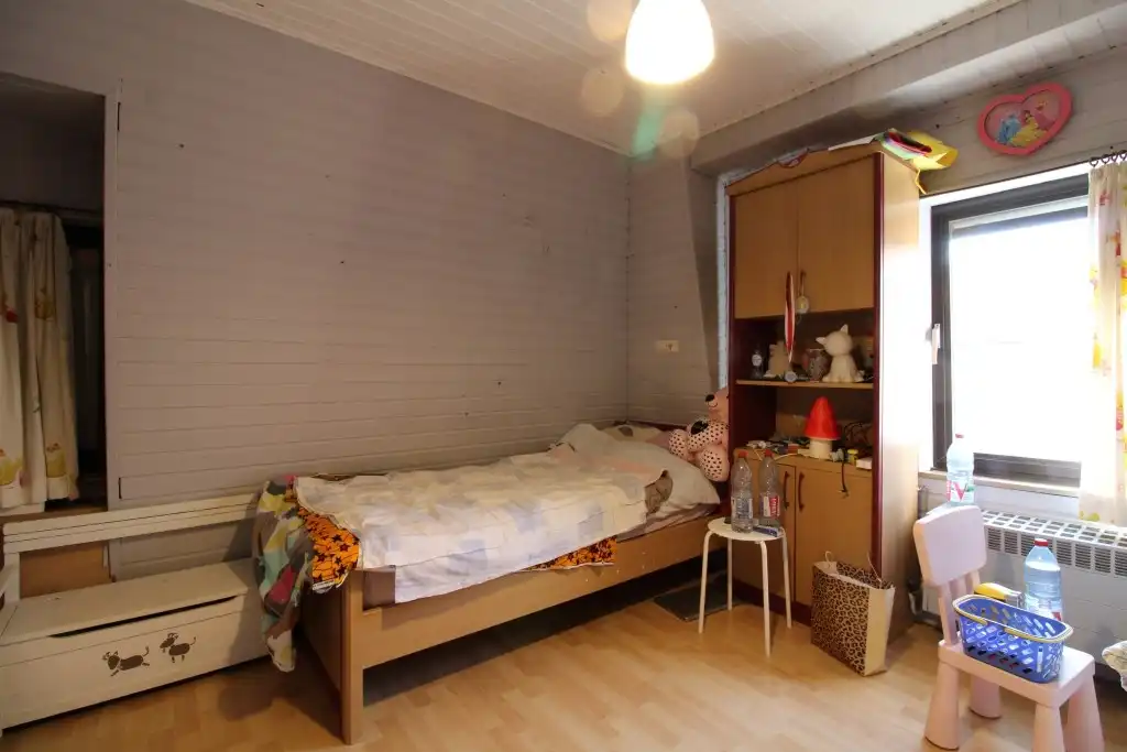 Zeer mooie halfopen woning met garage op gunstige ligging foto 12