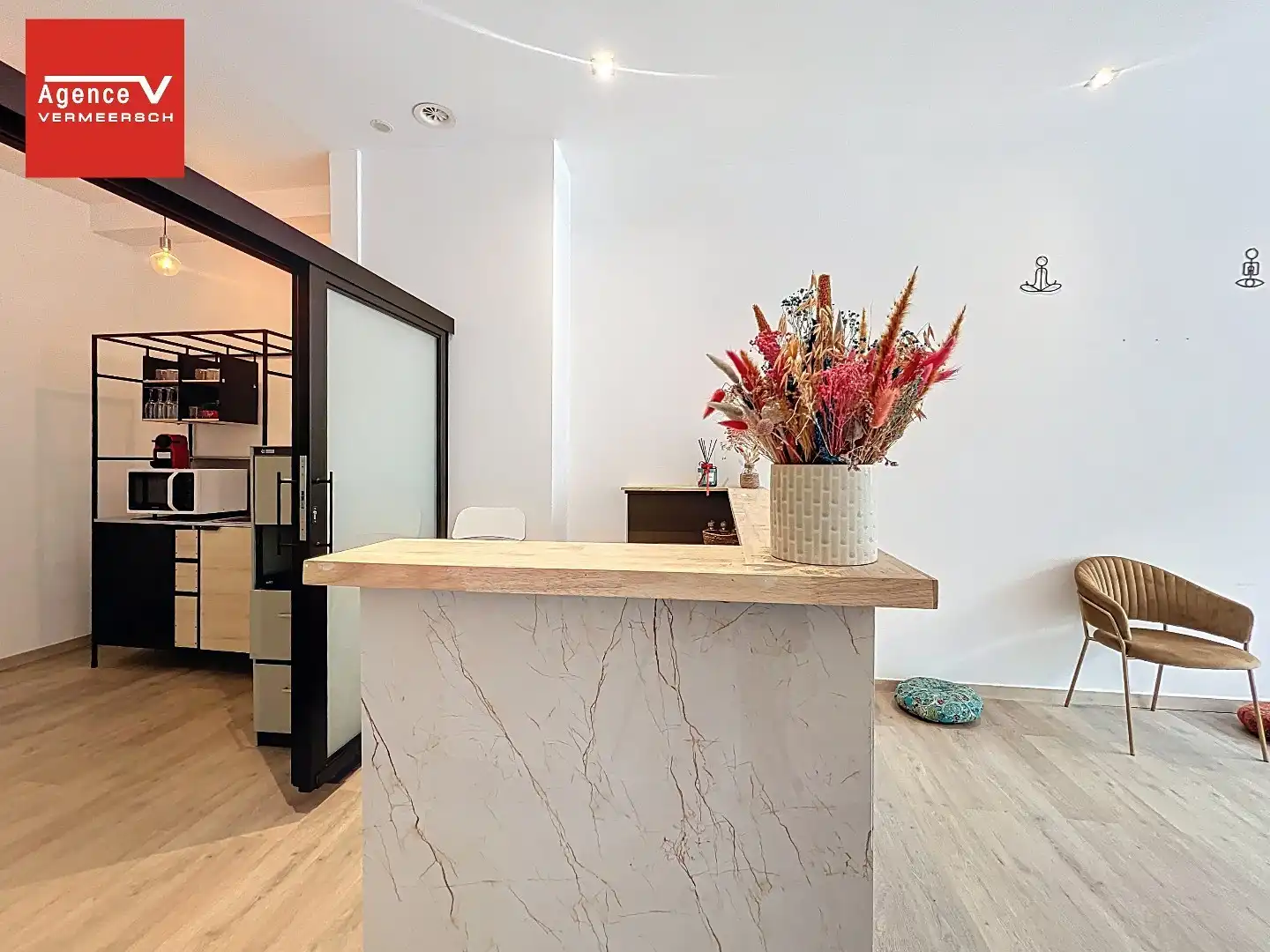 Uitstekend gelegen handelspand met authentieke gevel gelegen aan de florerende Groentemarkt.  foto 8