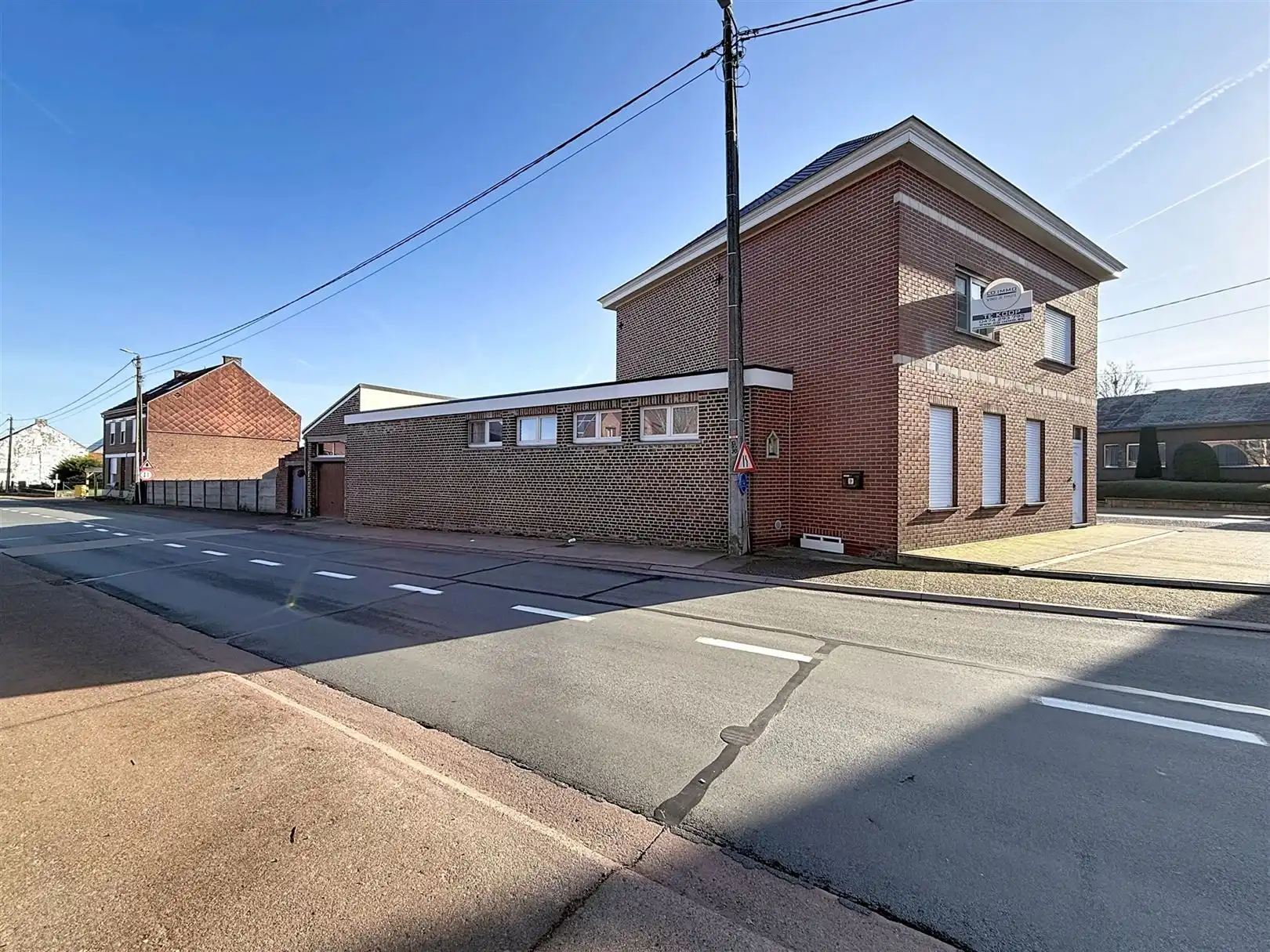 Ruime woning met 4 slpks en verhuurde studio + tuin foto 3