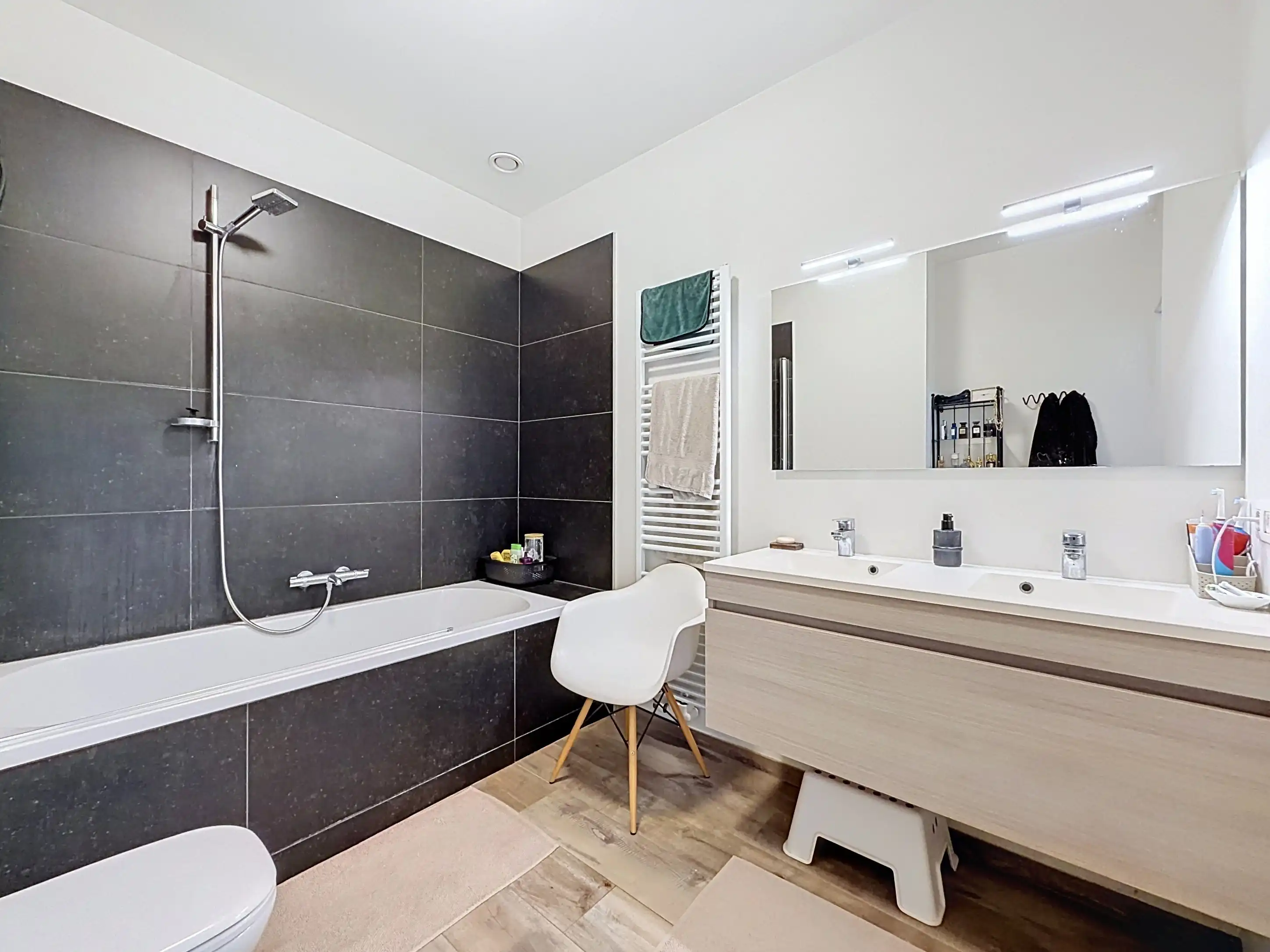 BEN (BIJNA ENERGIE NEUTRAAL) WONING TE HUUR MET 4 SLAAPKAMERS EN TUIN foto 4