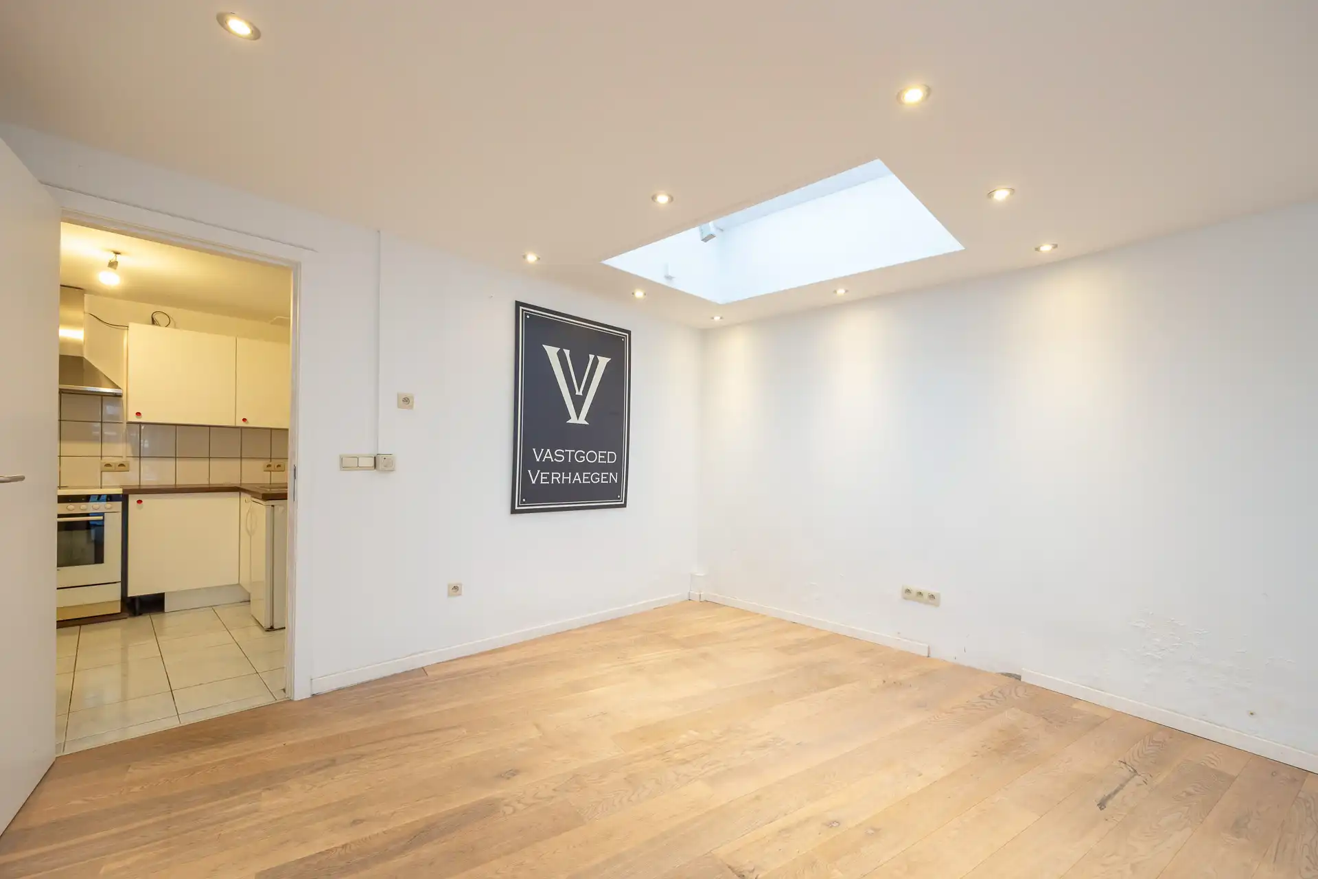 Handelsgelijkvloers op toplocatie in centrum foto 7