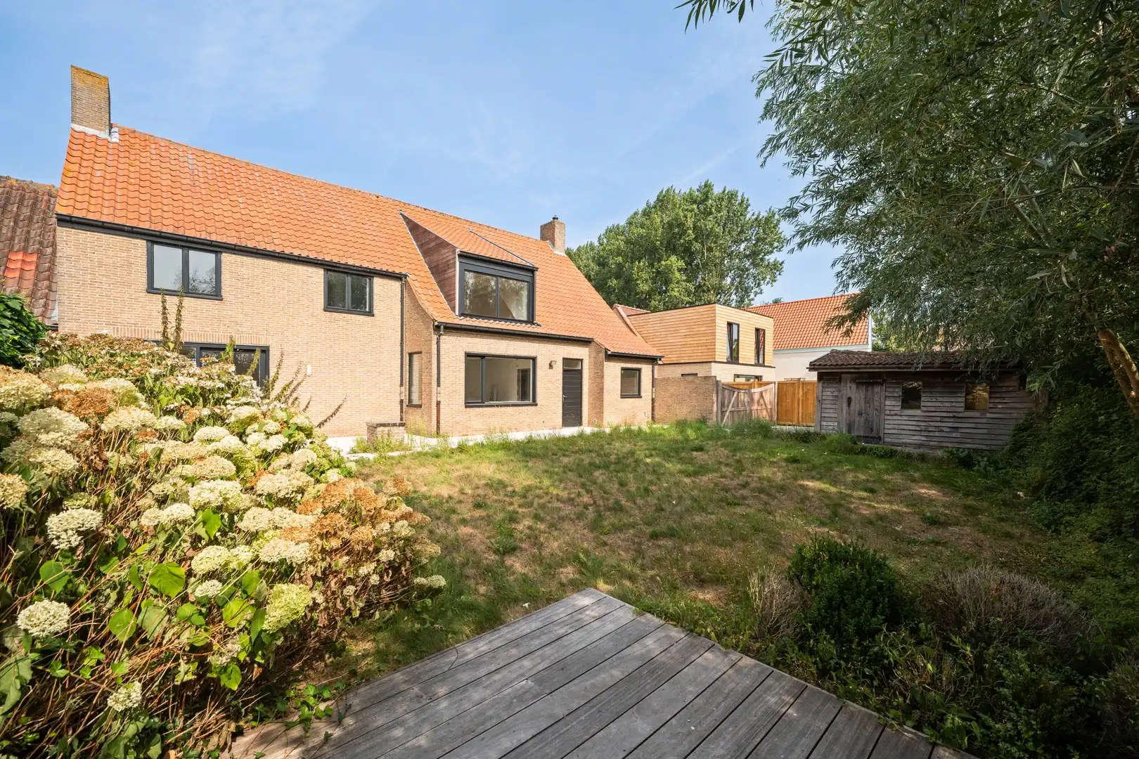 Ruime halfopen woning met 5 slaapkamers, grote tuin en prachtig open zicht in Lapscheure. foto 25