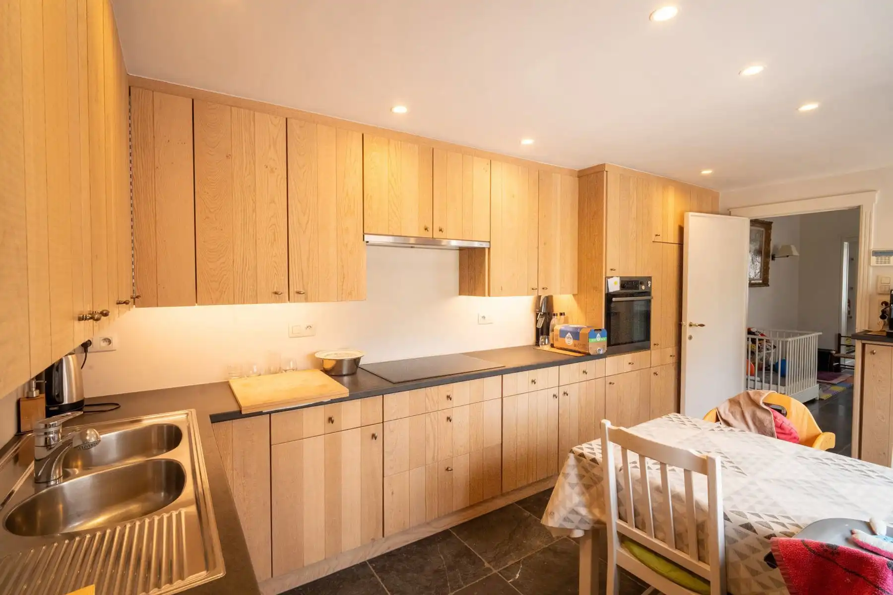 Grote gezinswoning nabij de jachthaven van Beernem foto 9