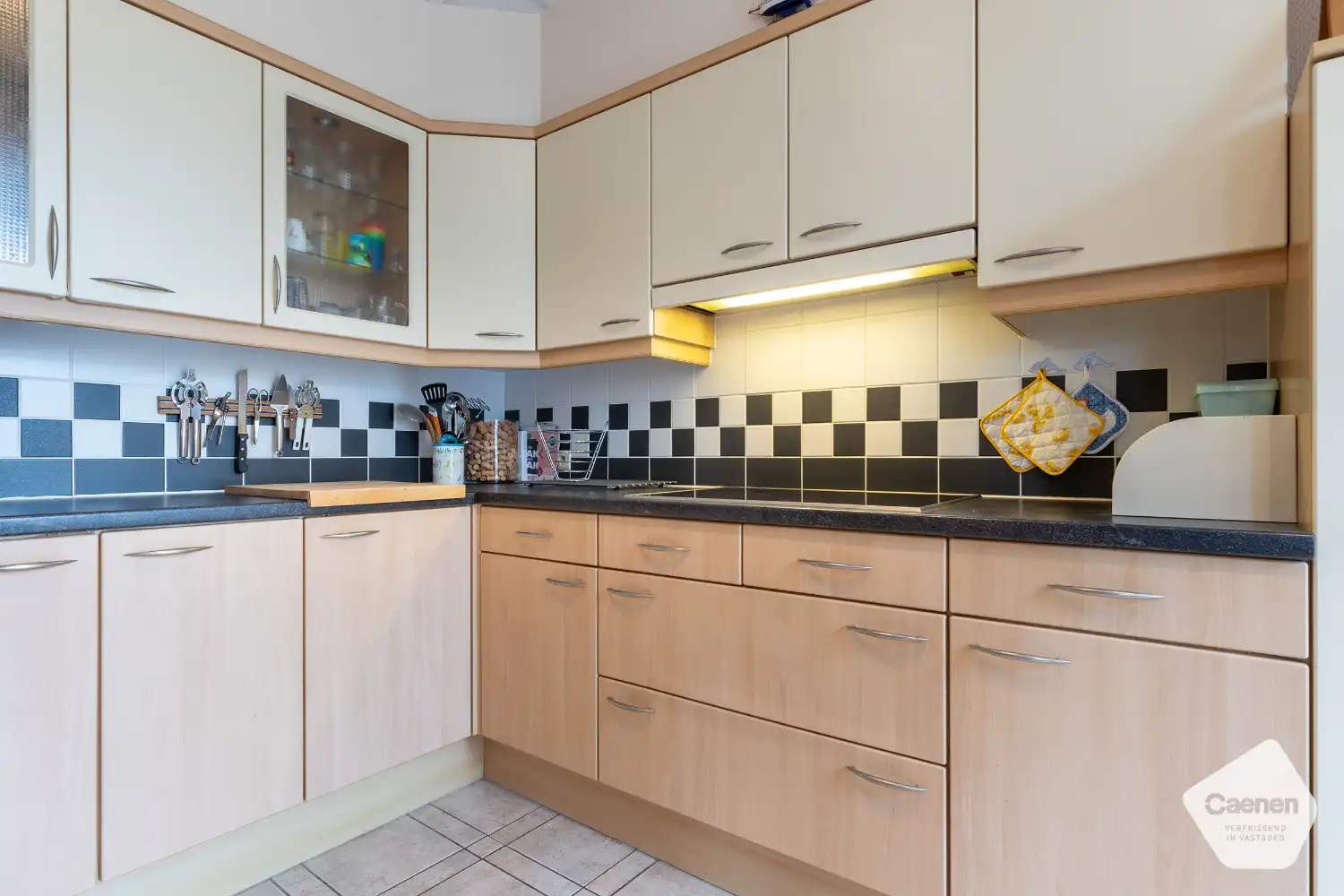 Ruim en lichtrijk appartement met 3 slaapkamers op topligging vlakbij station, strand en centrum foto 8