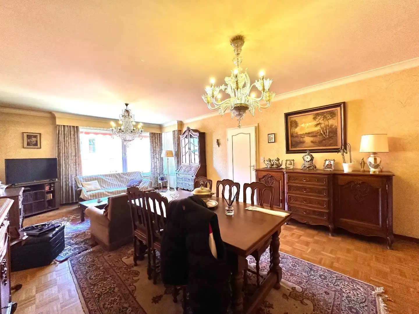 Ruim appartement met 2 slaapkamers en 2 terrassen in het centrum van Tongeren. foto 4