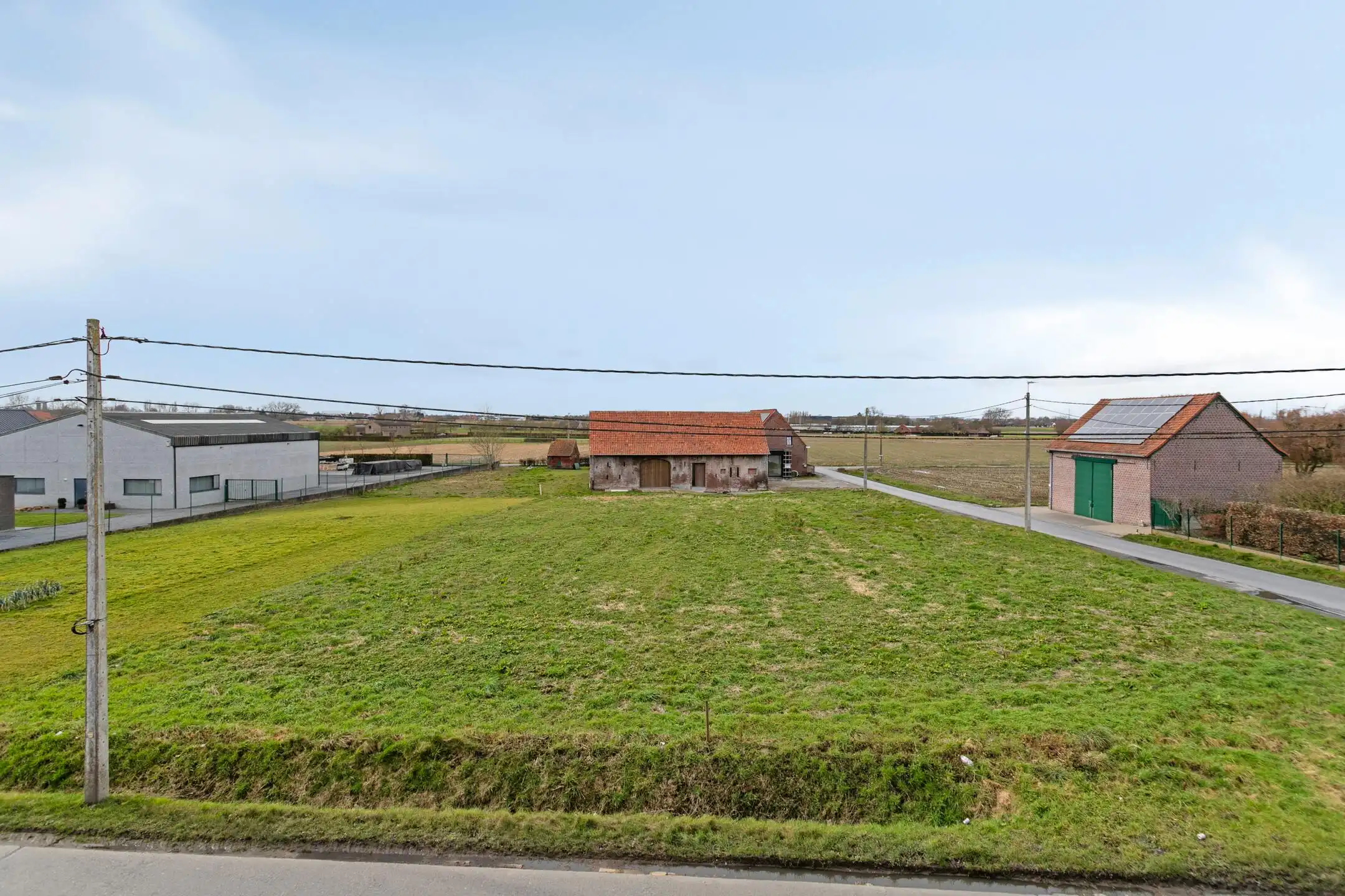 Ruim en strategisch gelegen perceel bouwgrond in Roeselare foto 2