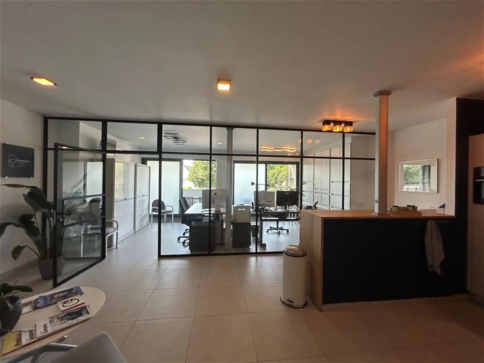 Kantoorgebouw foto 2