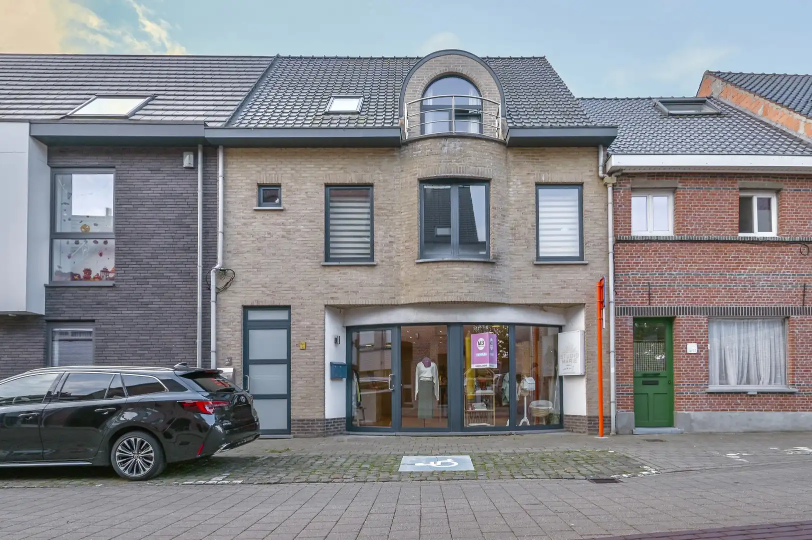 Veelzijdig handelspand te huur met grote zonnige tuin. foto 8