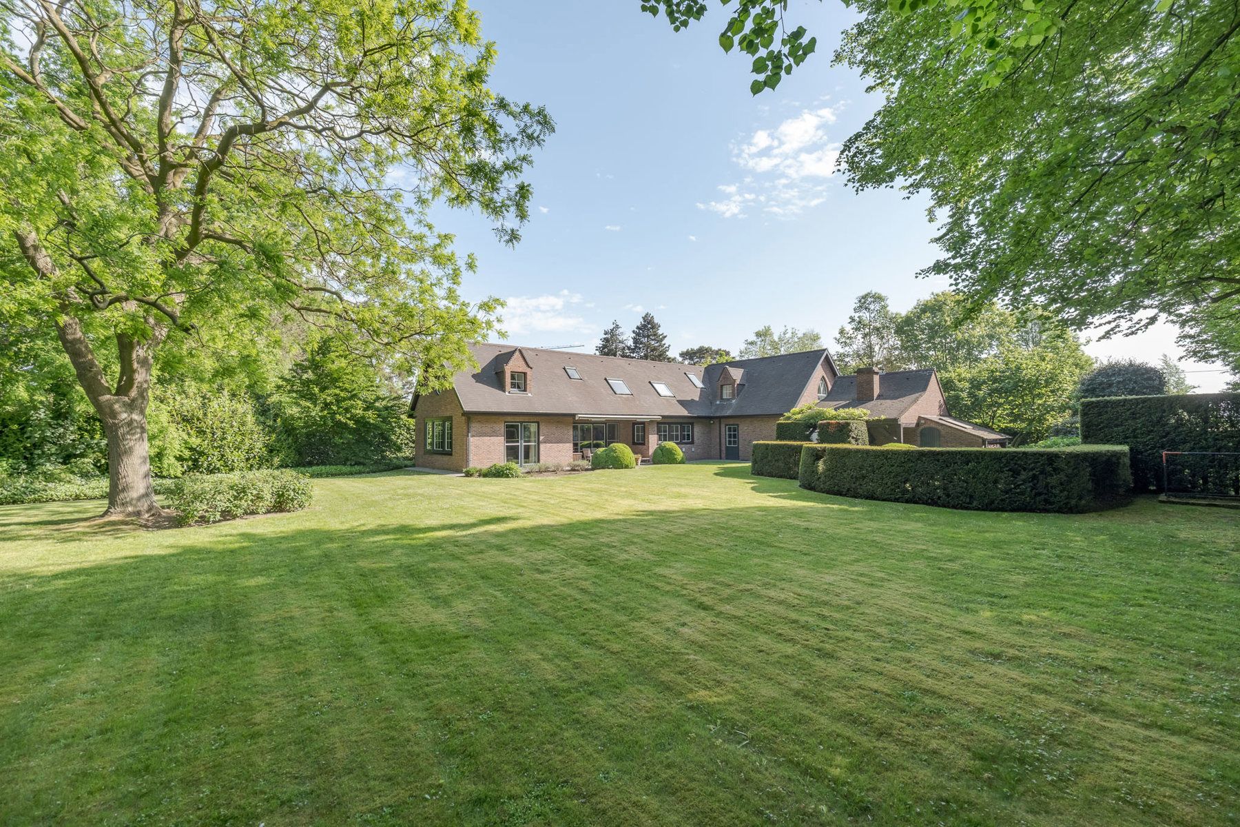 Elegante villa met uniek vergezicht  foto {{pictureIndex}}