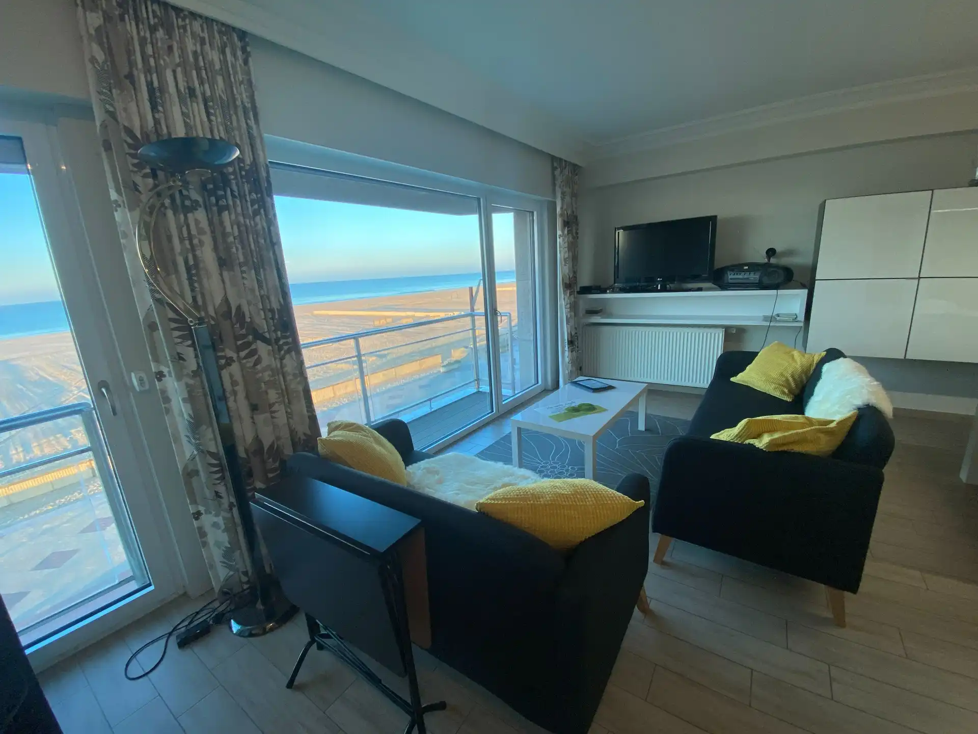 Gemeubeld: aangenaam vakantieappartement op de Zeedijk in Duinbergen! foto 4