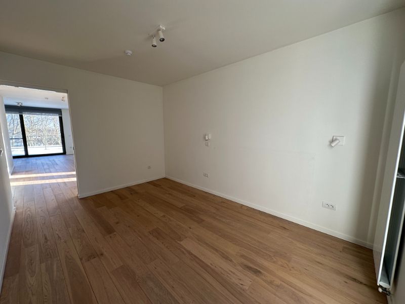 Instapklare assistentiewoning met 2 slaapkamers en een groot terras foto 14