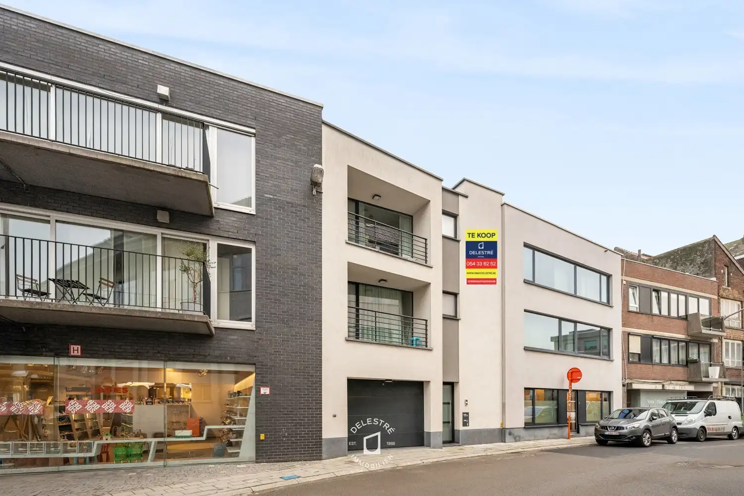 Interessante opbrengsteigendom in hartje Halle – handelsruimte met 2 recente appartementen foto 2