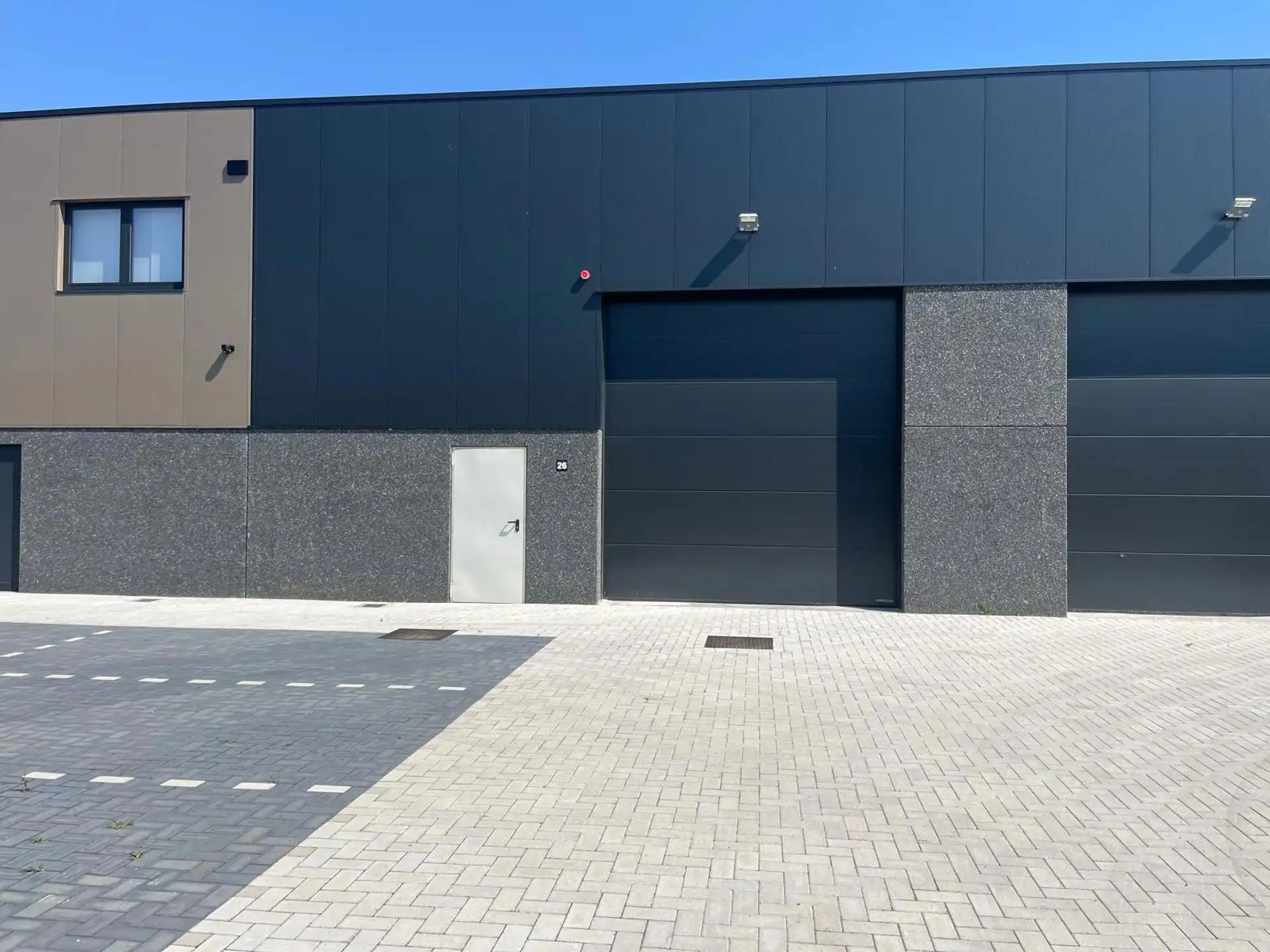 Nieuw praktisch magazijn 200m² te Ranst foto {{pictureIndex}}