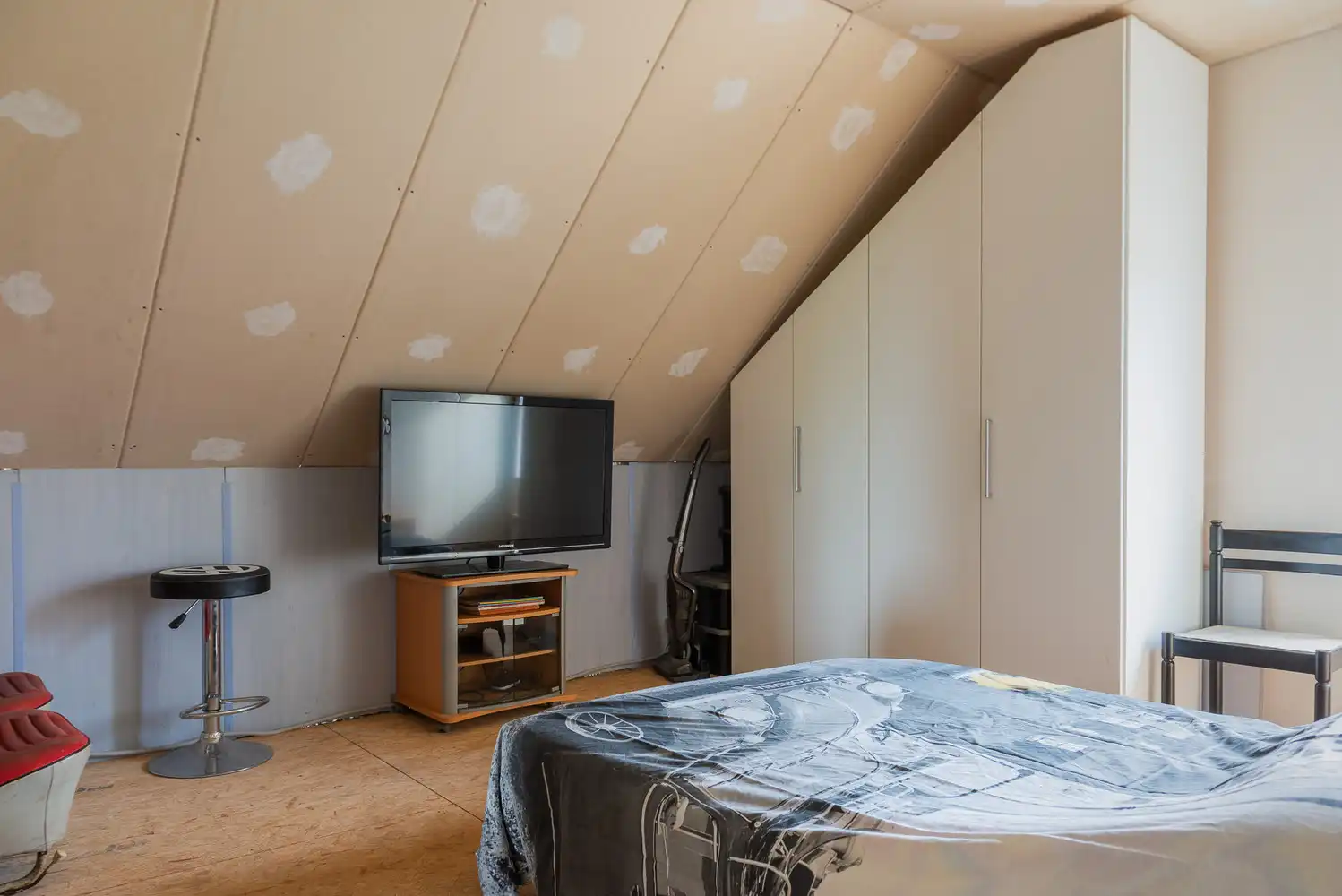 Halfopen woning op een perceel van 532 m² met ruime garage/werkplaats foto 14