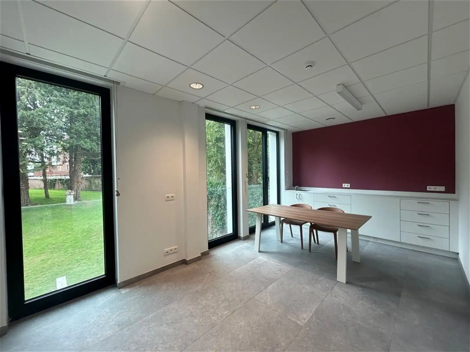 Kantoorgebouw foto 13