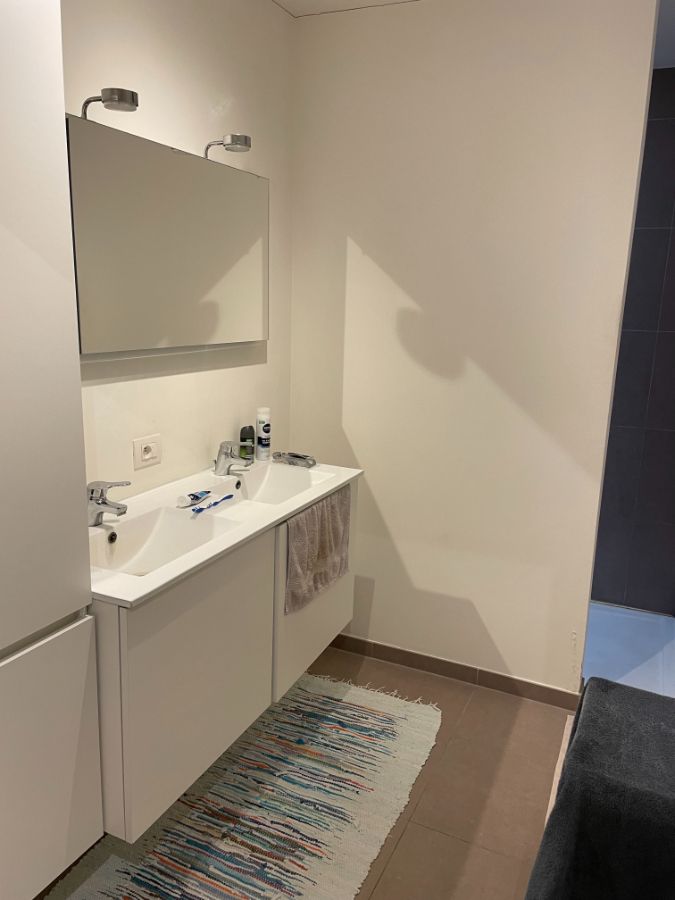 Rustig gelegen twee-slaapkamer appartement + autostandplaats foto 7