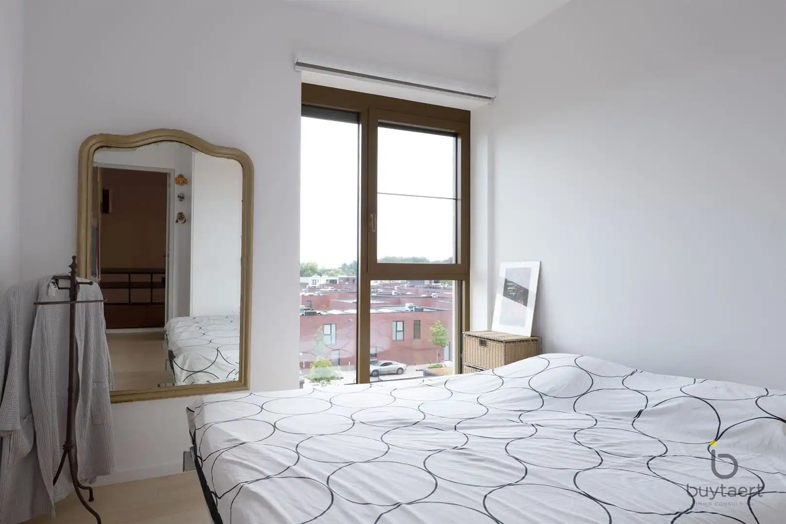 WONEN IN STIJL: een knap 2-slaapkamer appartement op de 3de verdieping met terras te Deurne-Zuid! foto 15