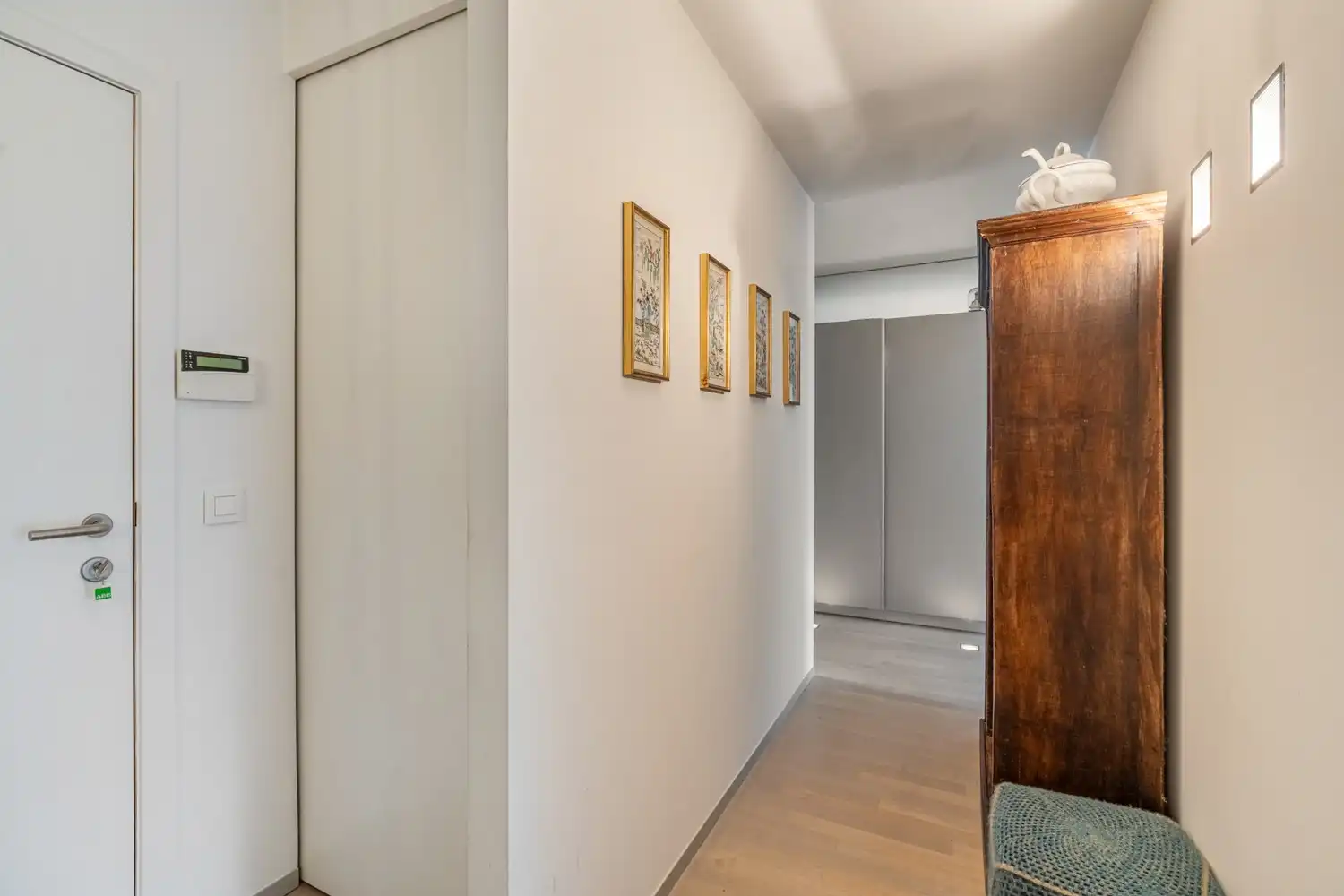 Ruim, modern en gelijkvloers appartement met 3 slaapkamers, een groot terras, 2 autostaanplaatsen en 2 kelders te centrum Leuven! foto 14