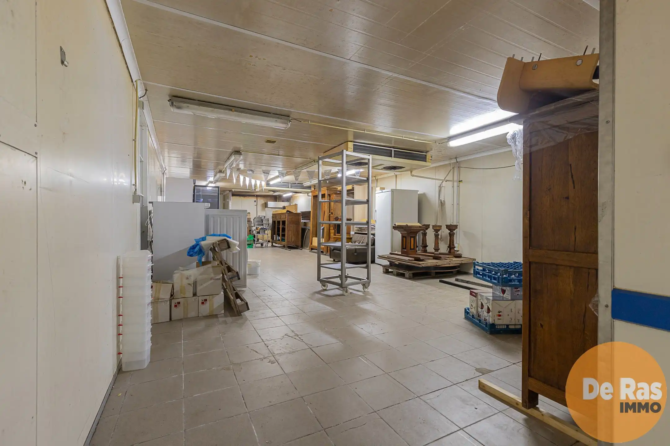 HERZELE – Multifunctionele loods met villa foto 23